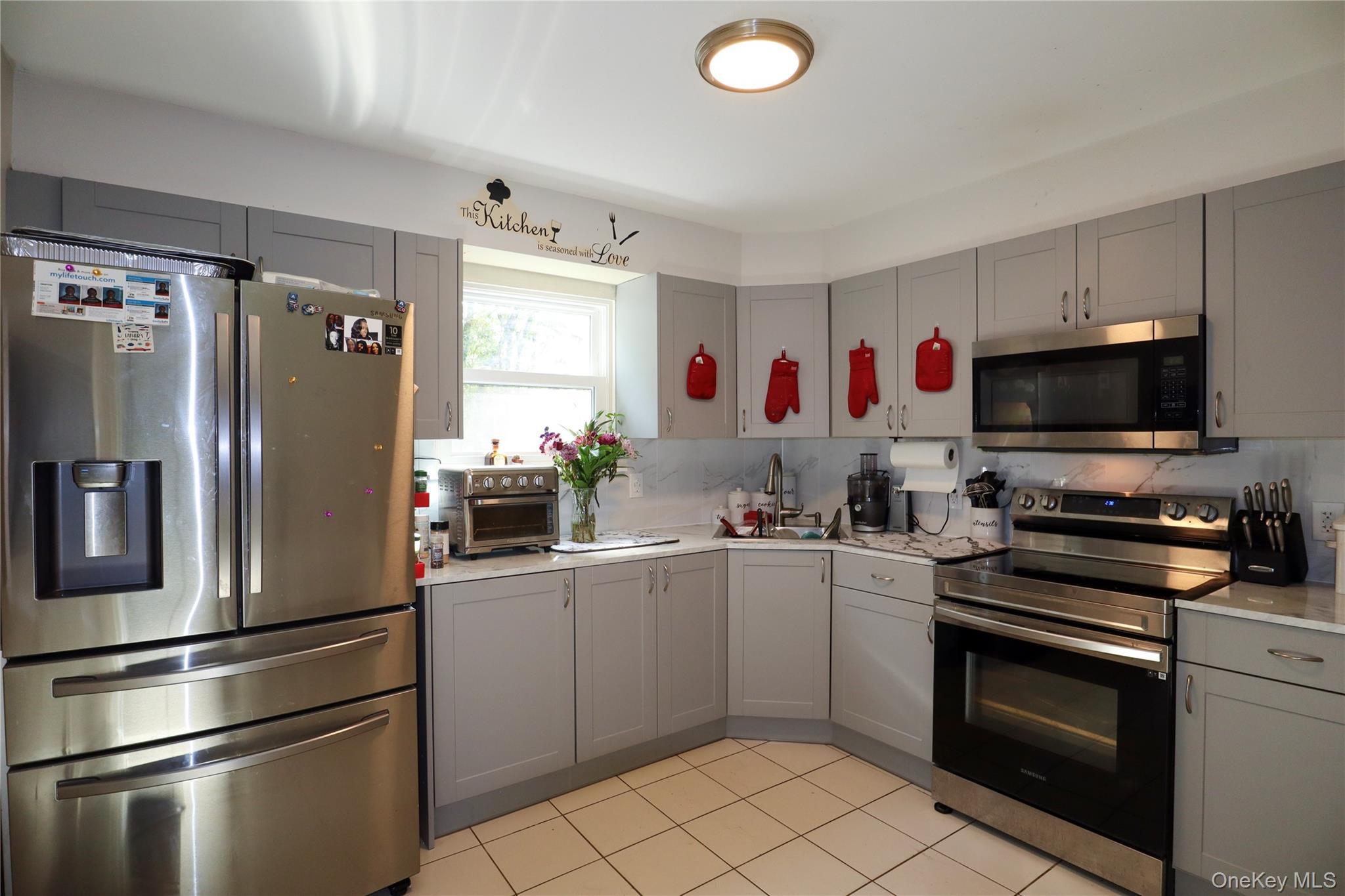 Single Family Jefferson Suffolk County, NY 11798, MLS-926663-9