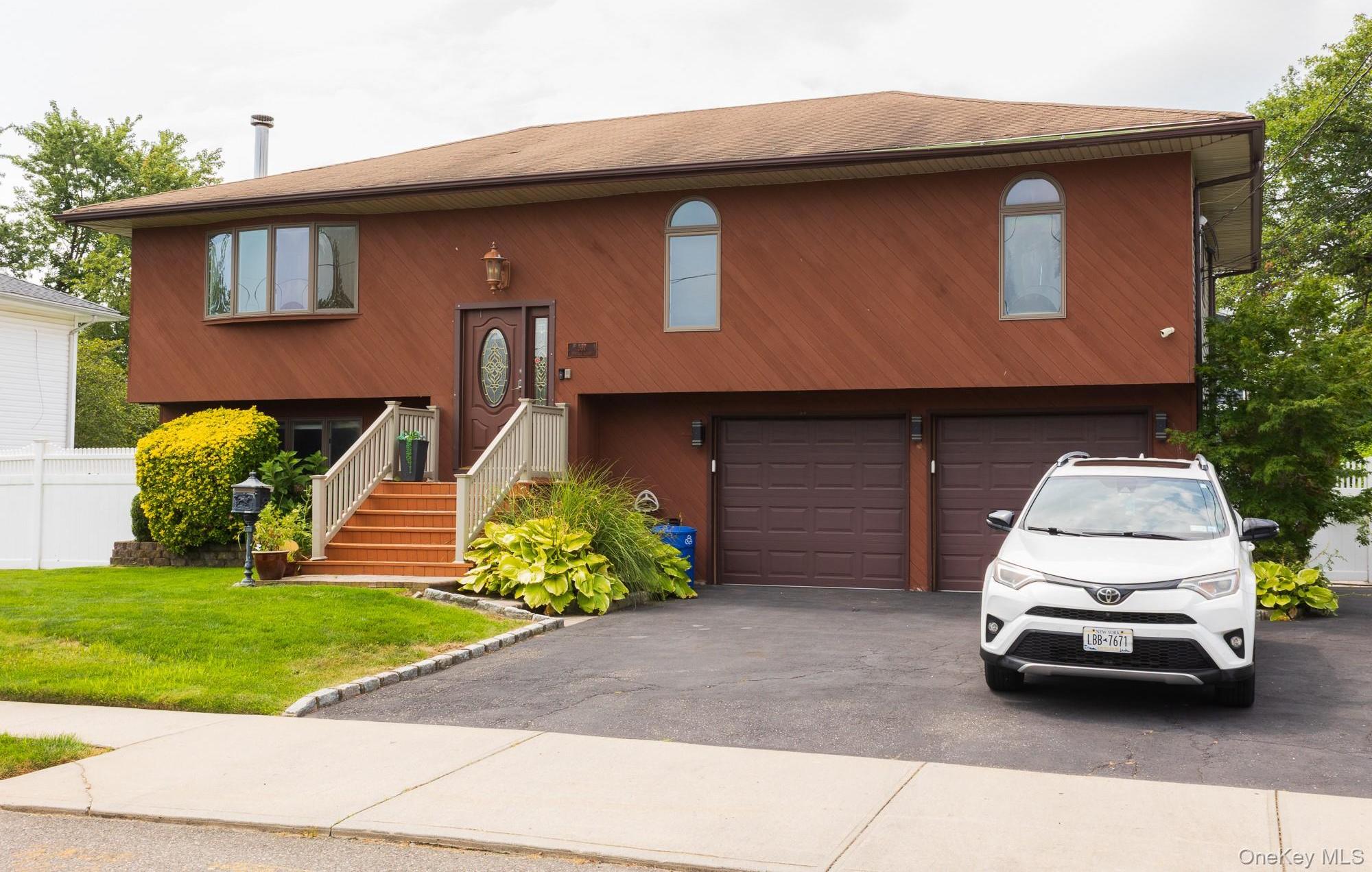 Single Family Kings  Suffolk County, NY 11757, MLS-926681-2