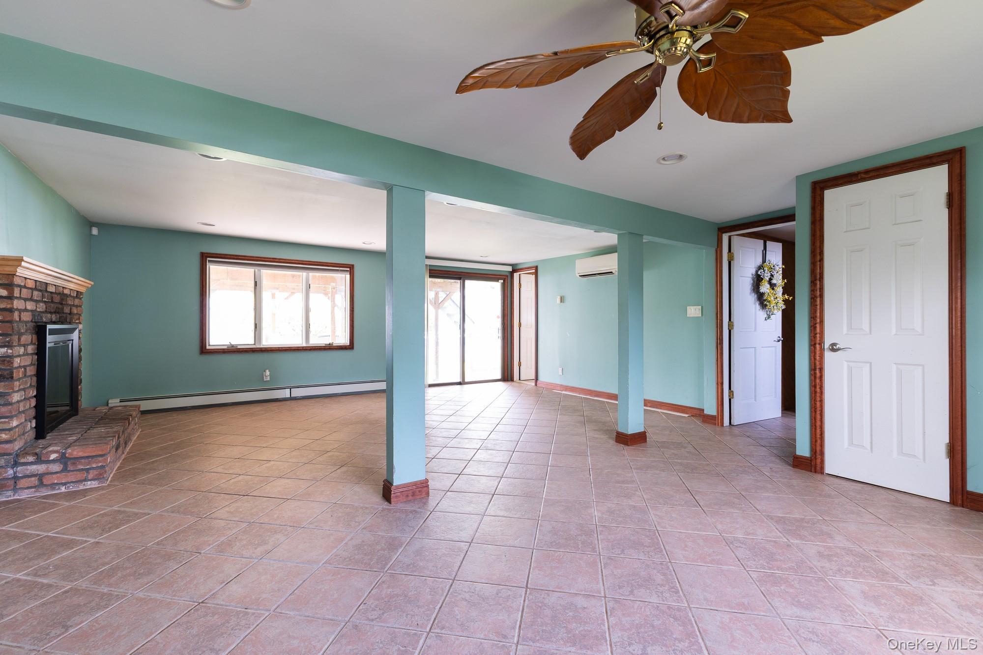 Single Family Kings  Suffolk County, NY 11757, MLS-926681-21