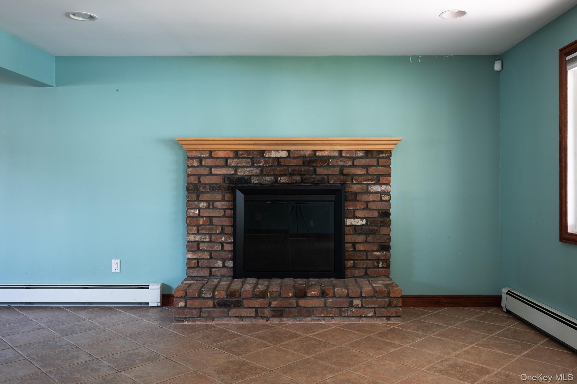 Single Family Kings  Suffolk County, NY 11757, MLS-926681-22