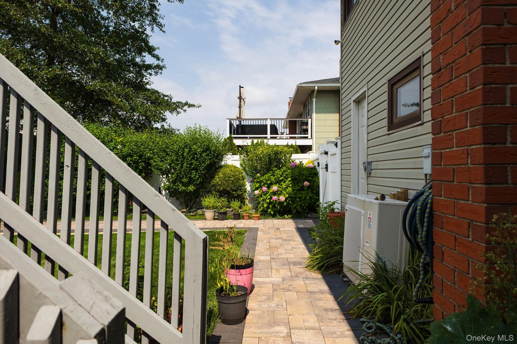 Single Family Kings  Suffolk County, NY 11757, MLS-926681-27