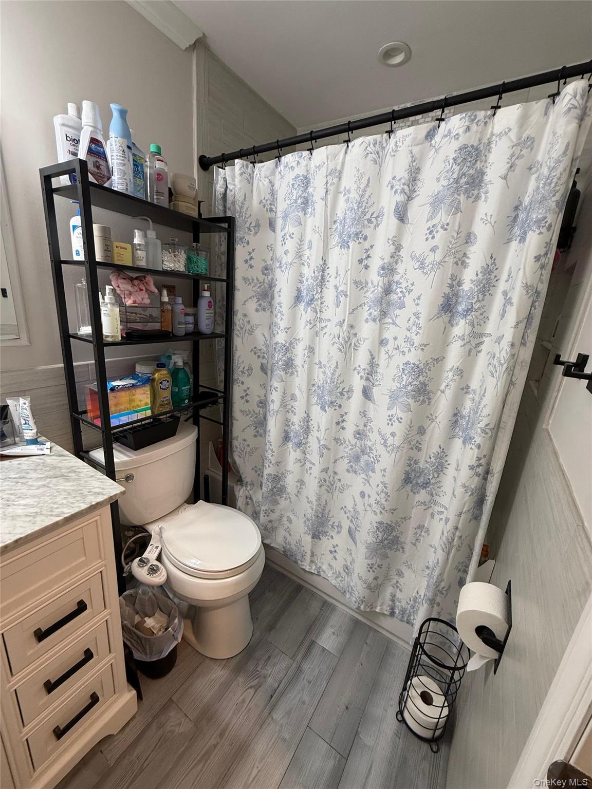 Single Family Glenmere Suffolk County, NY 11727, MLS-926689-10