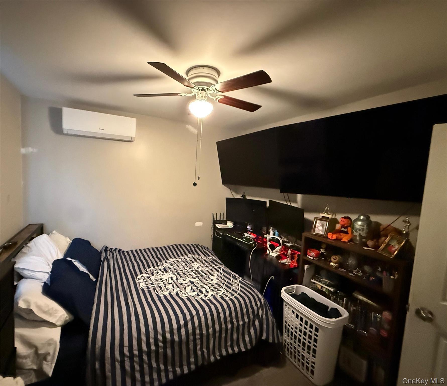 Single Family Glenmere Suffolk County, NY 11727, MLS-926689-13