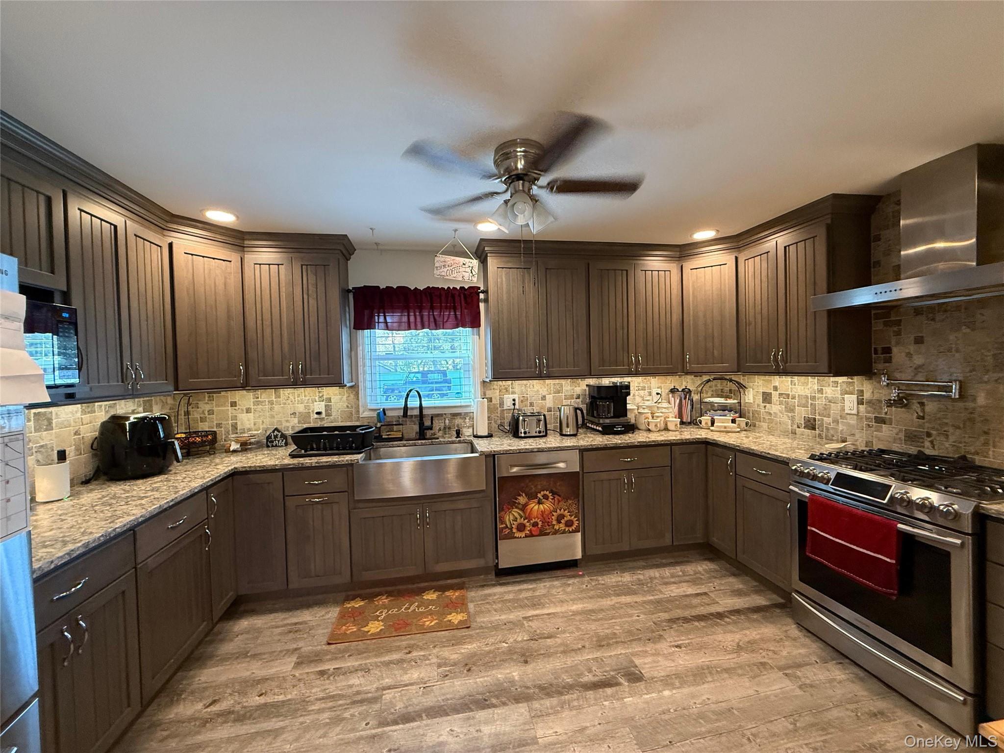 Single Family Glenmere Suffolk County, NY 11727, MLS-926689-6