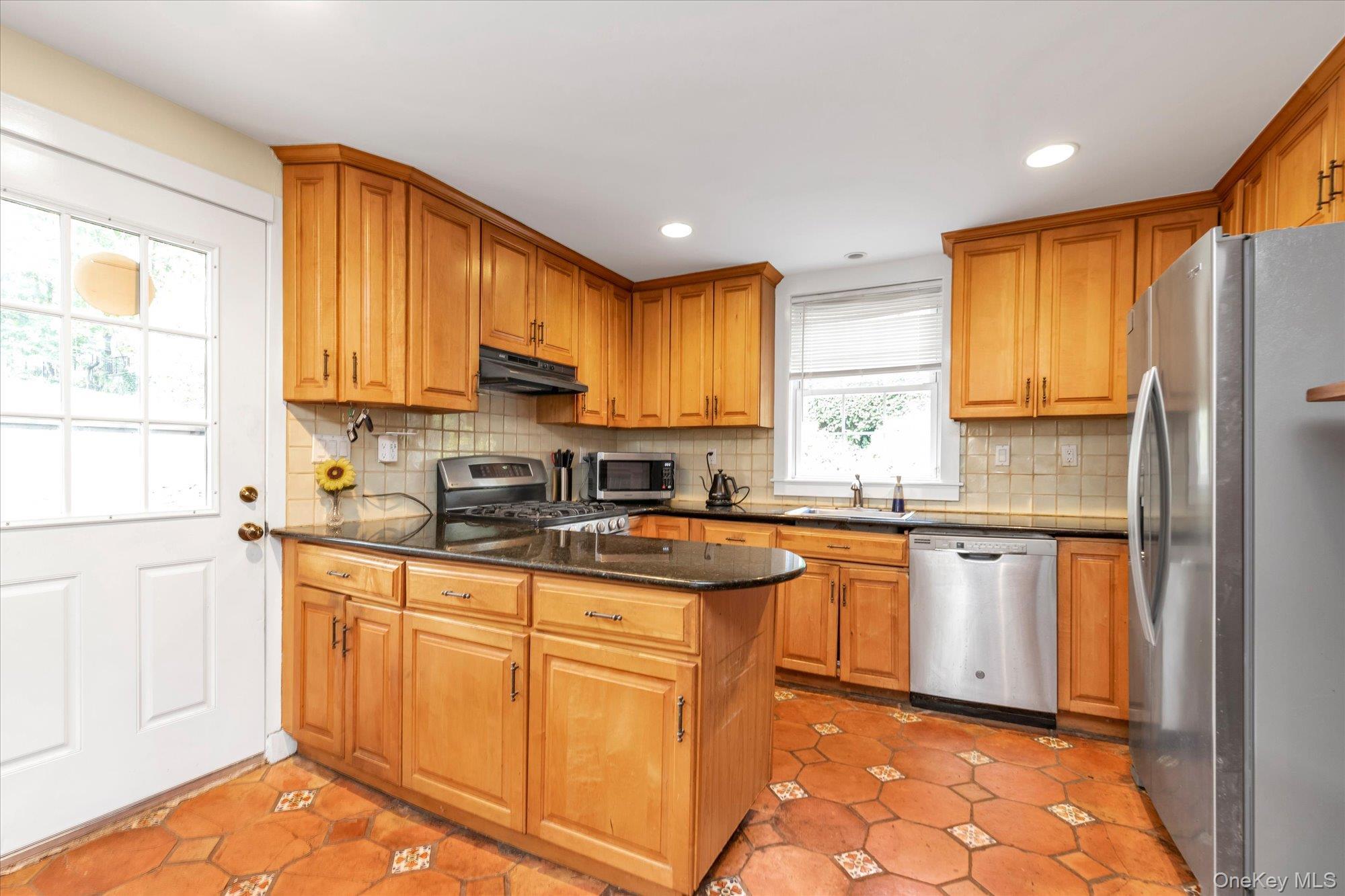 Single Family Cedar Swamp Nassau County, NY 11545, MLS-926700-5