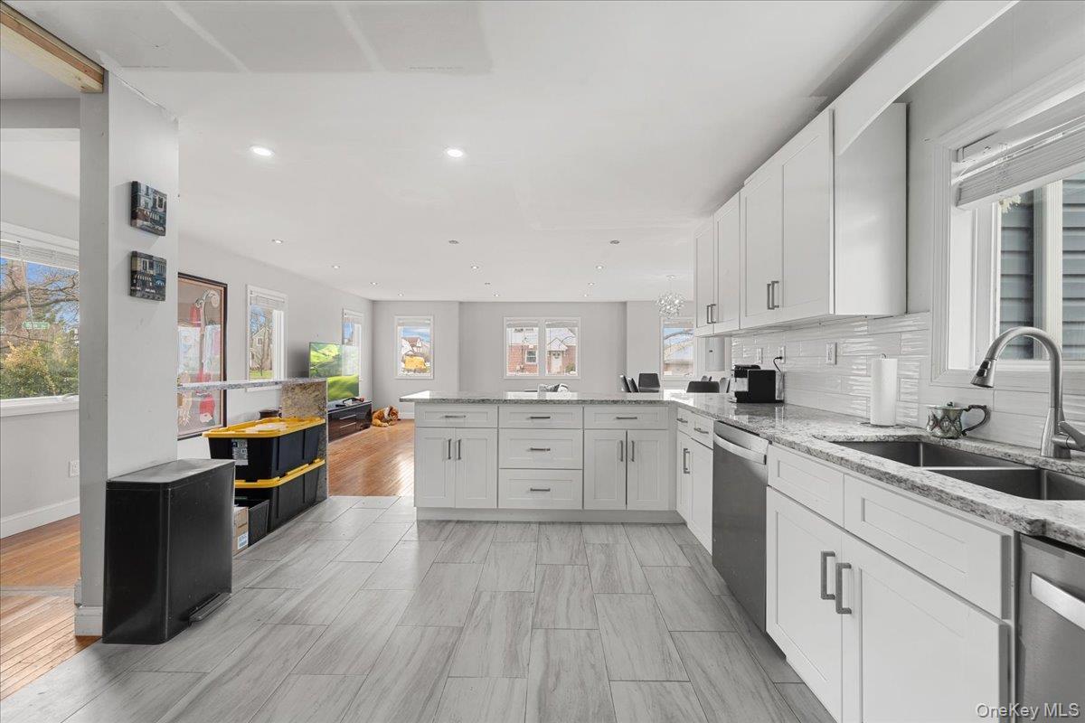 Single Family West Broadway Nassau County, NY 11557, MLS-926728-20