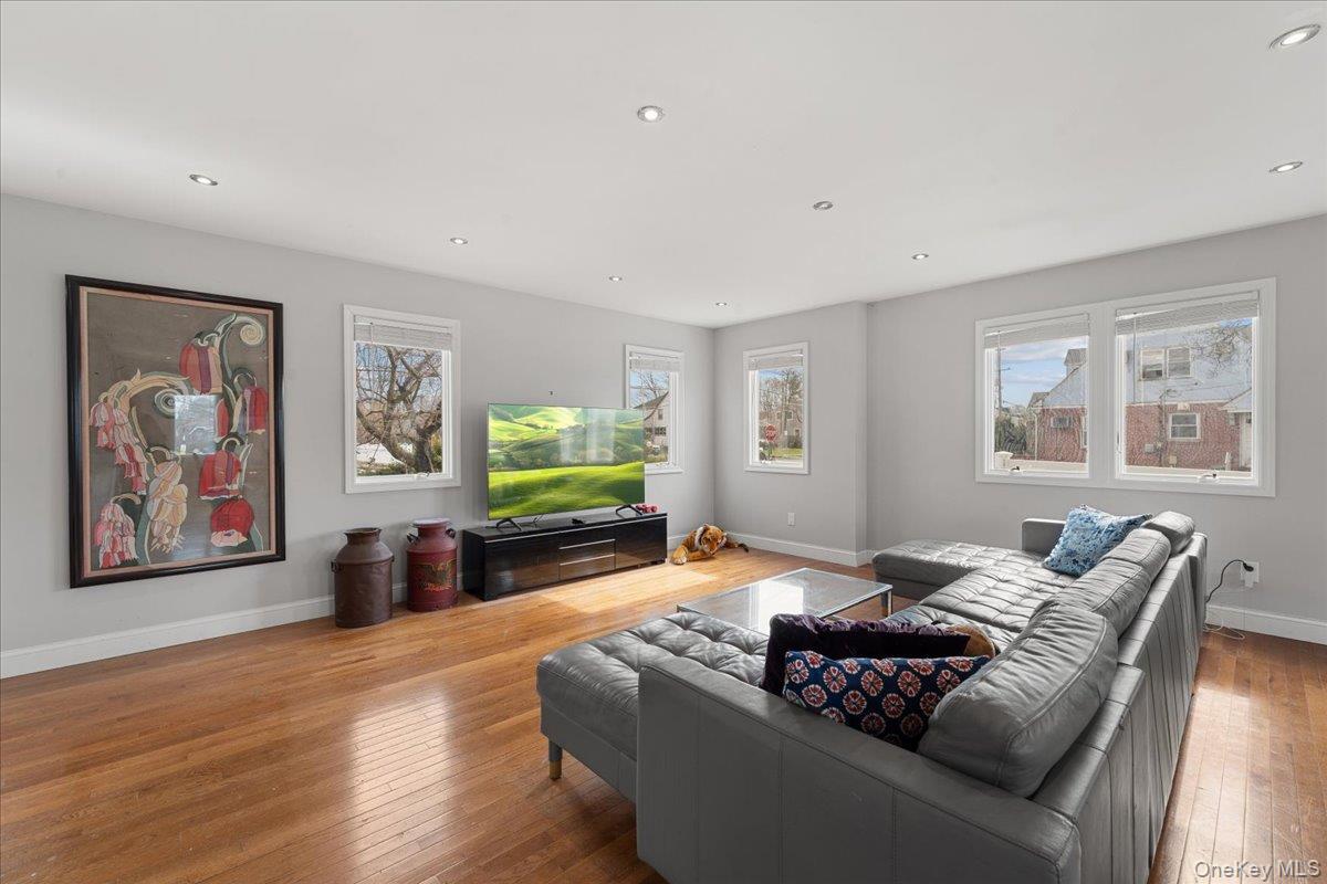 Single Family West Broadway Nassau County, NY 11557, MLS-926728-31