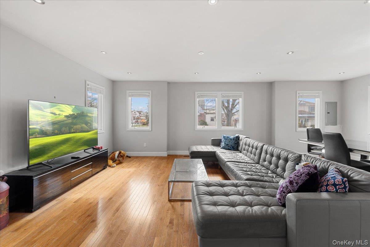 Single Family West Broadway Nassau County, NY 11557, MLS-926728-32