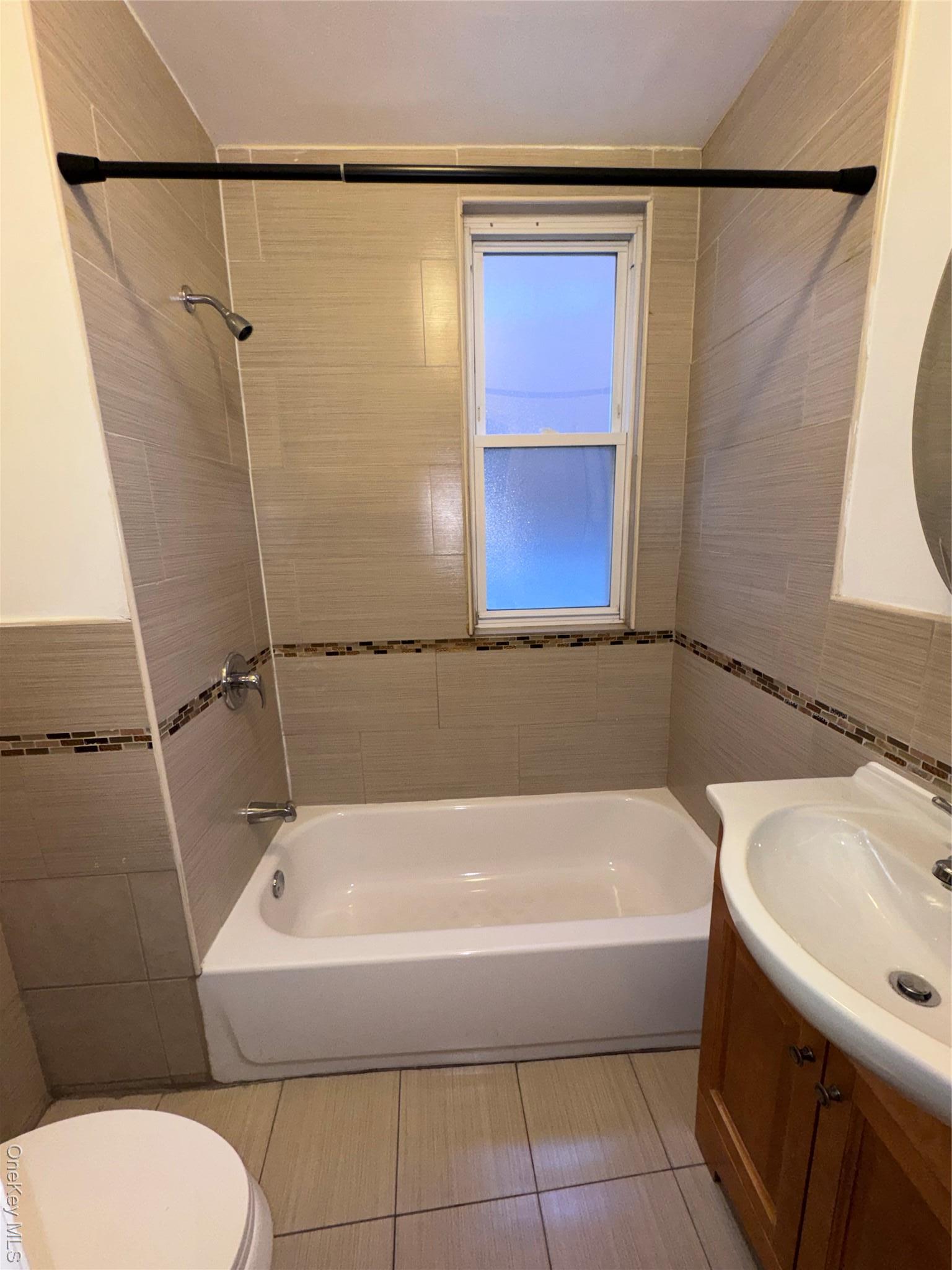 Apartment De Reimer  Bronx, NY 10466, MLS-926752-13