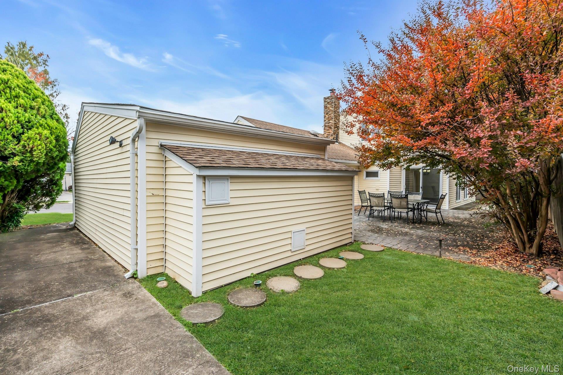 Single Family Greenway  Nassau County, NY 11791, MLS-926782-17