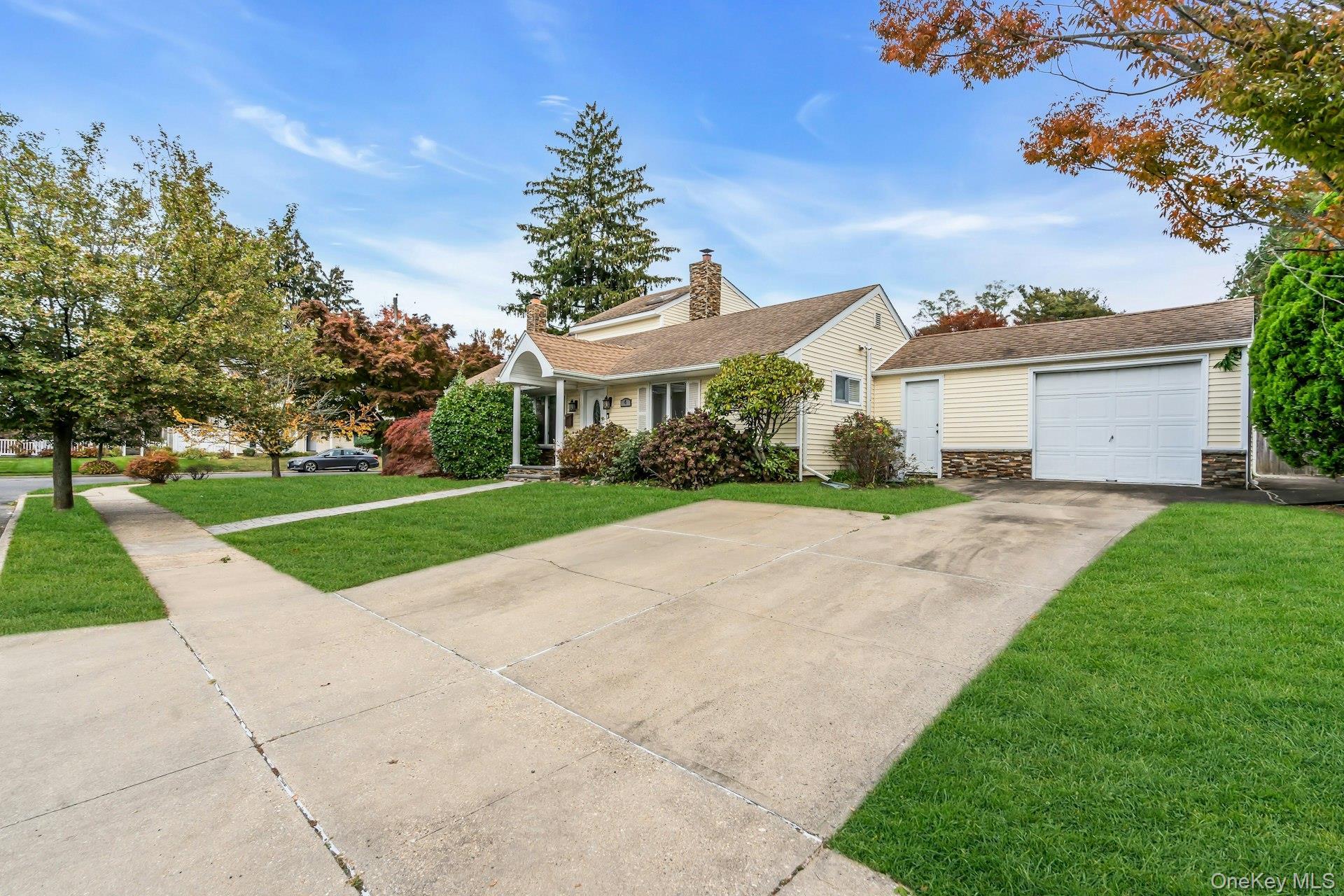 Single Family Greenway  Nassau County, NY 11791, MLS-926782-2