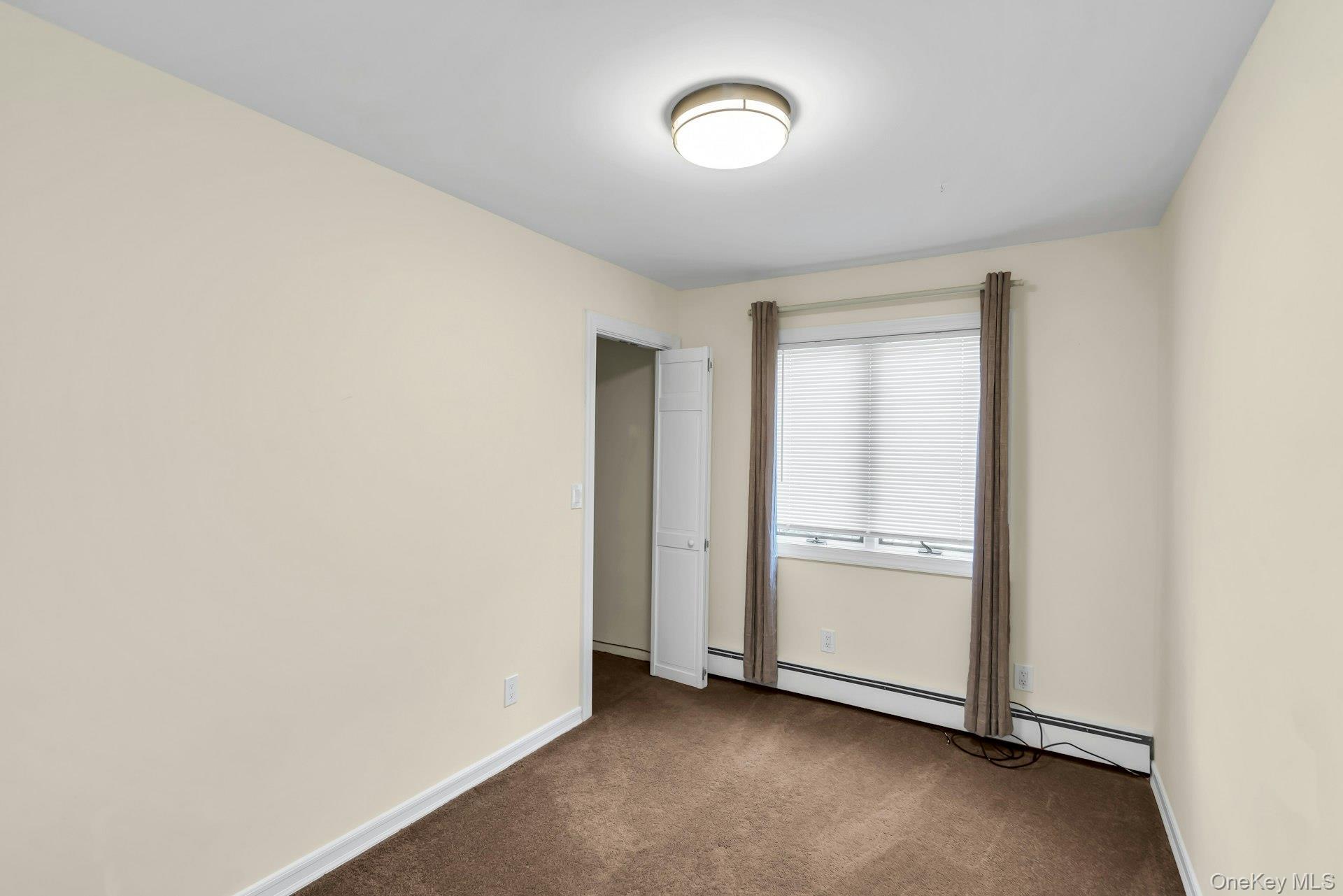 Single Family Greenway  Nassau County, NY 11791, MLS-926782-23