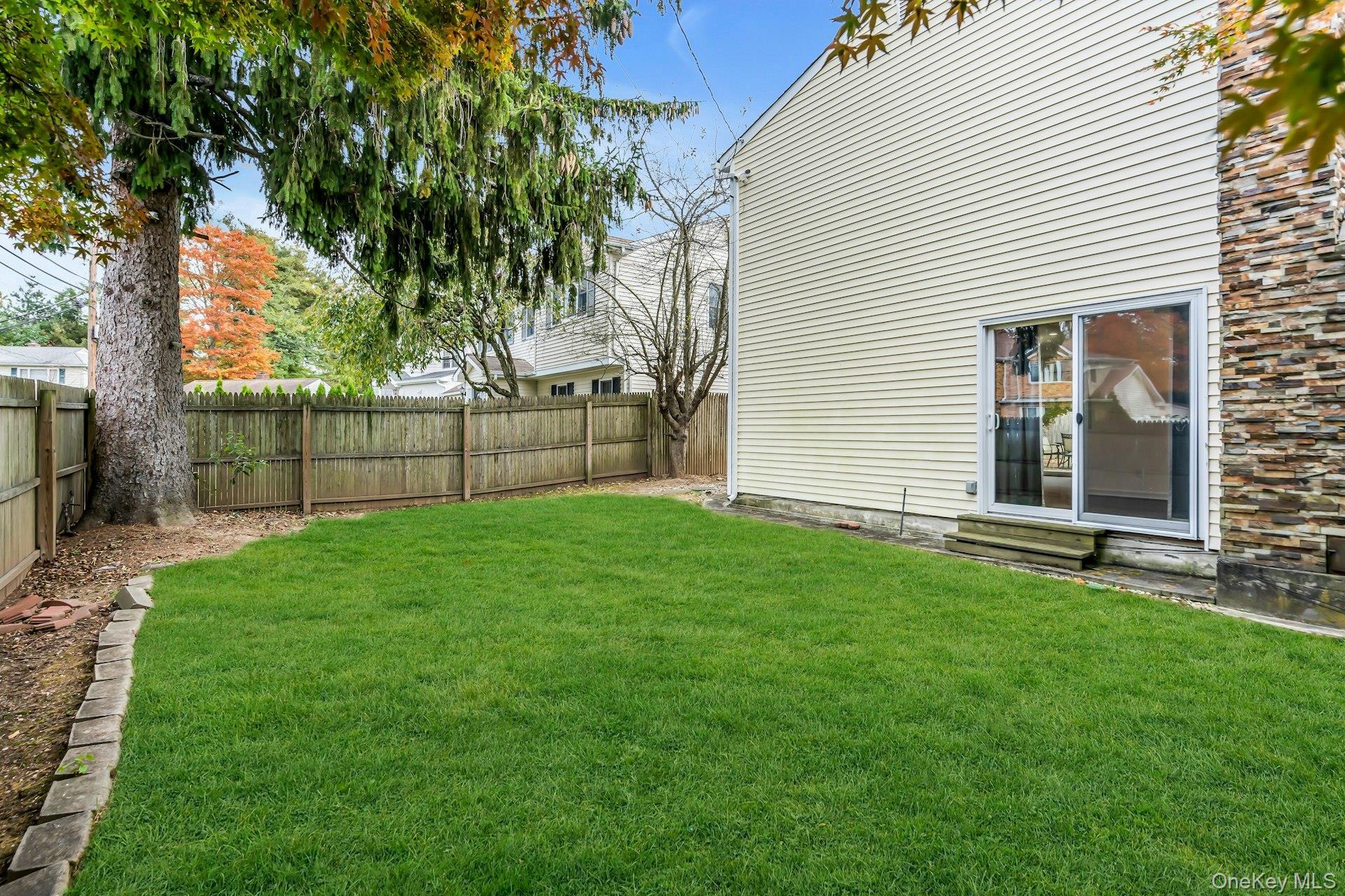 Single Family Greenway  Nassau County, NY 11791, MLS-926782-28