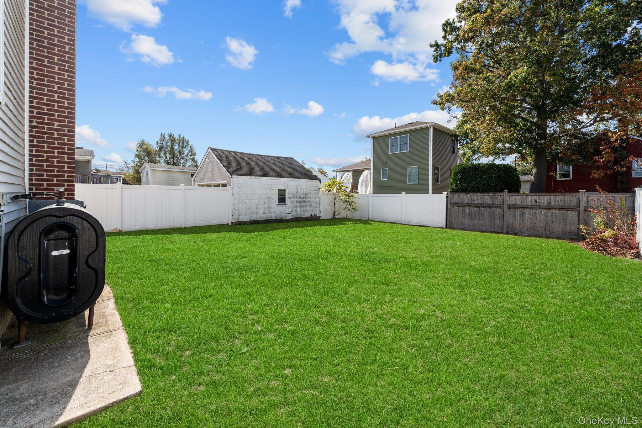 Single Family Miller  Nassau County, NY 11520, MLS-926794-28