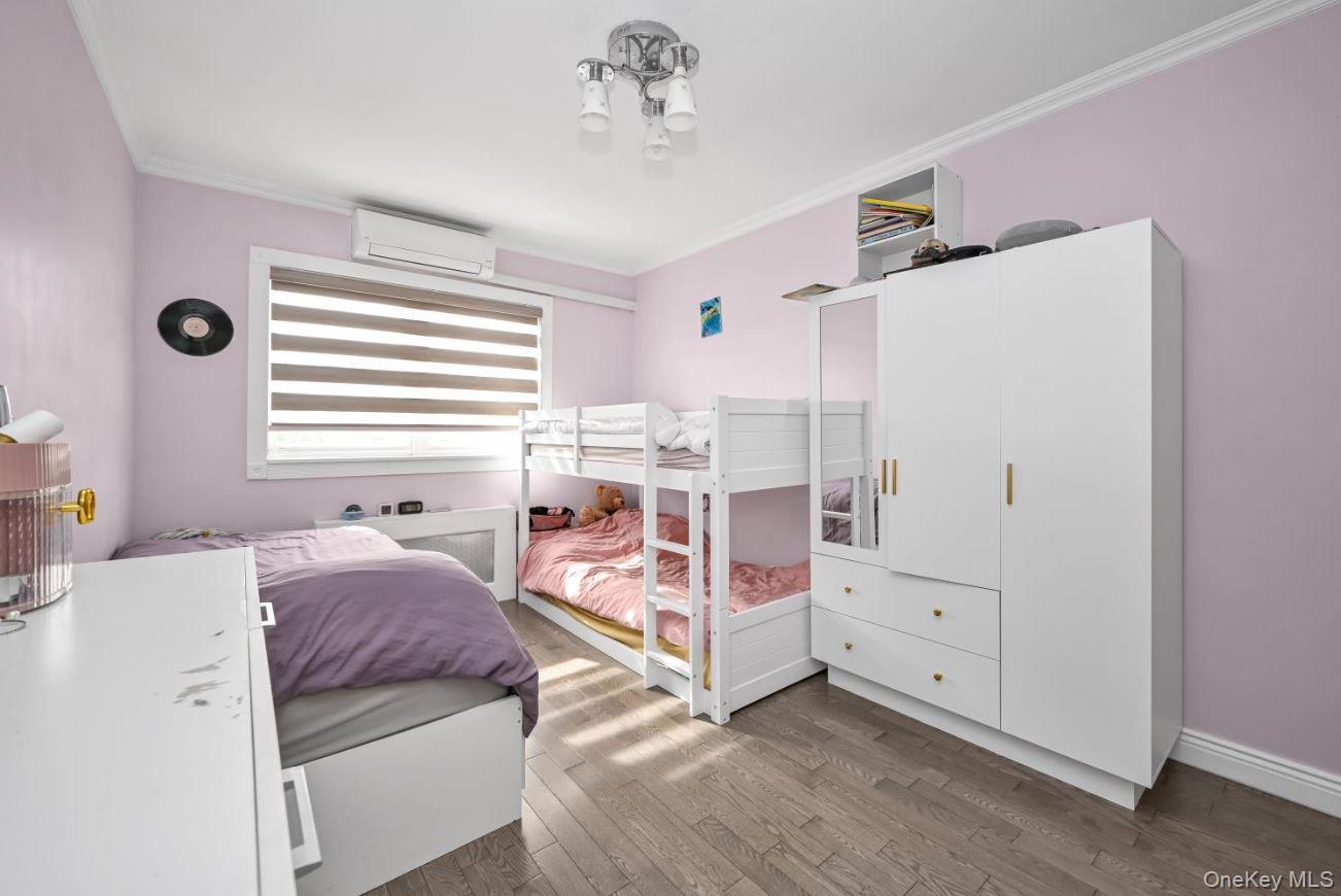 Single Family 69th Queens, NY 11367, MLS-926805-11