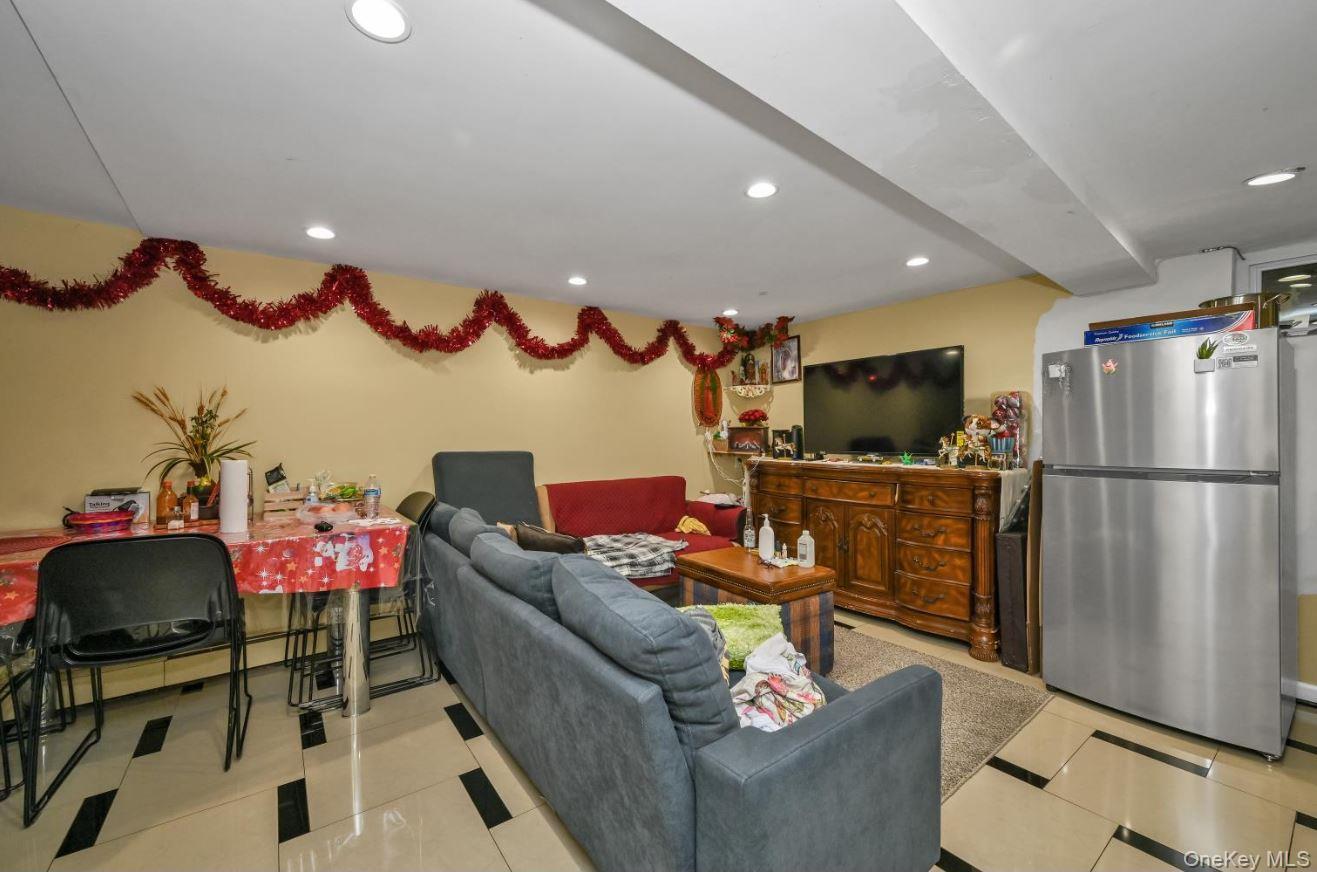 Single Family 69th Queens, NY 11367, MLS-926805-15