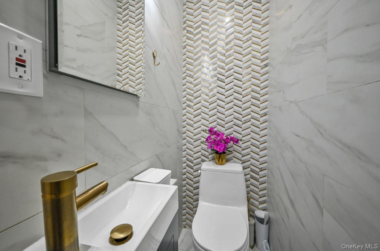 Single Family 69th Queens, NY 11367, MLS-926805-7