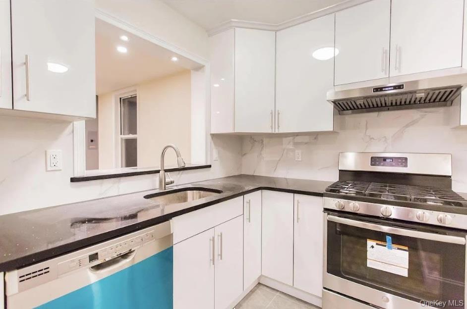 Single Family Elton  Bronx, NY 10455, MLS-926821-7