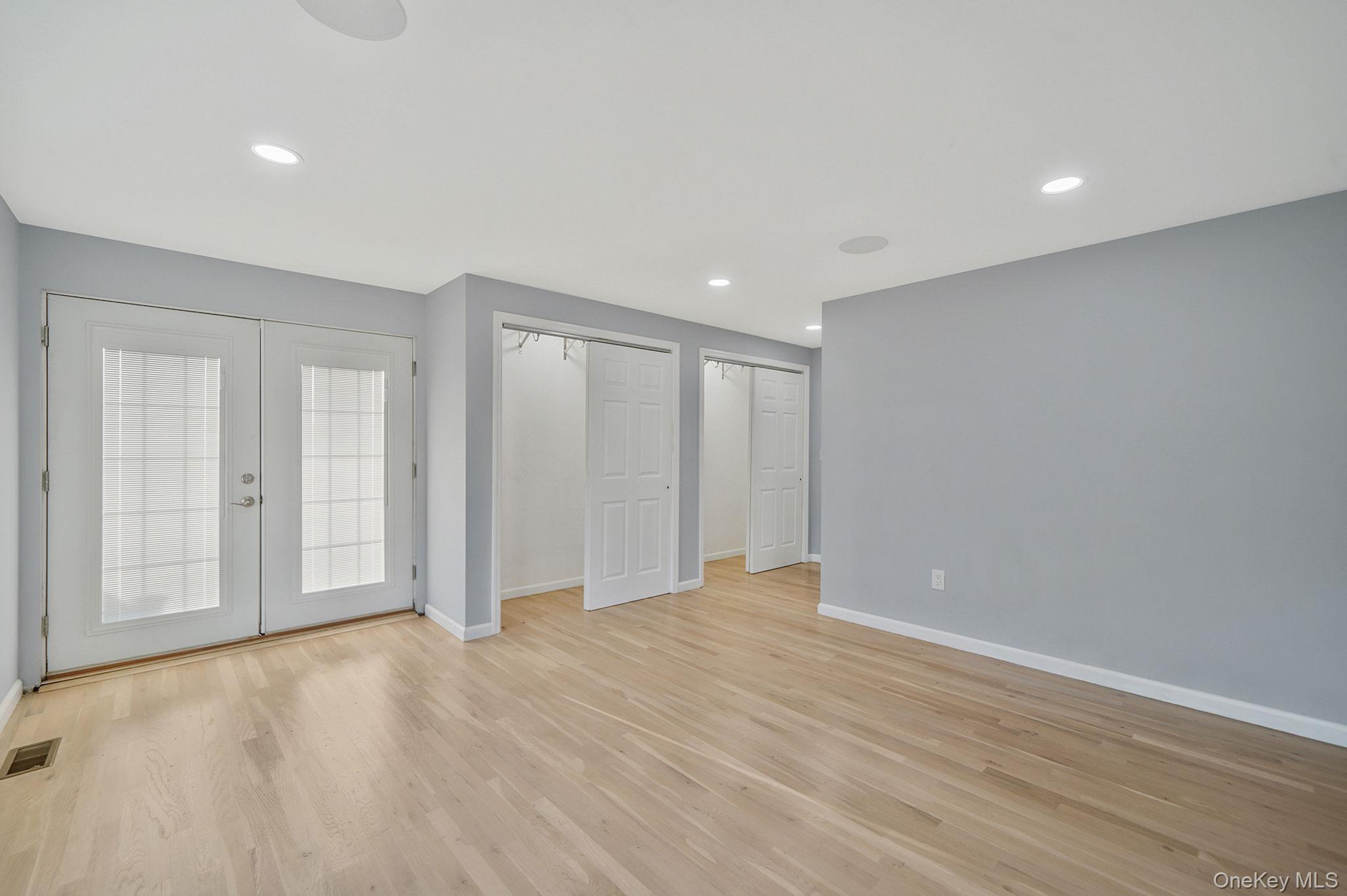 Single Family Pell  Suffolk County, NY 11703, MLS-926836-11