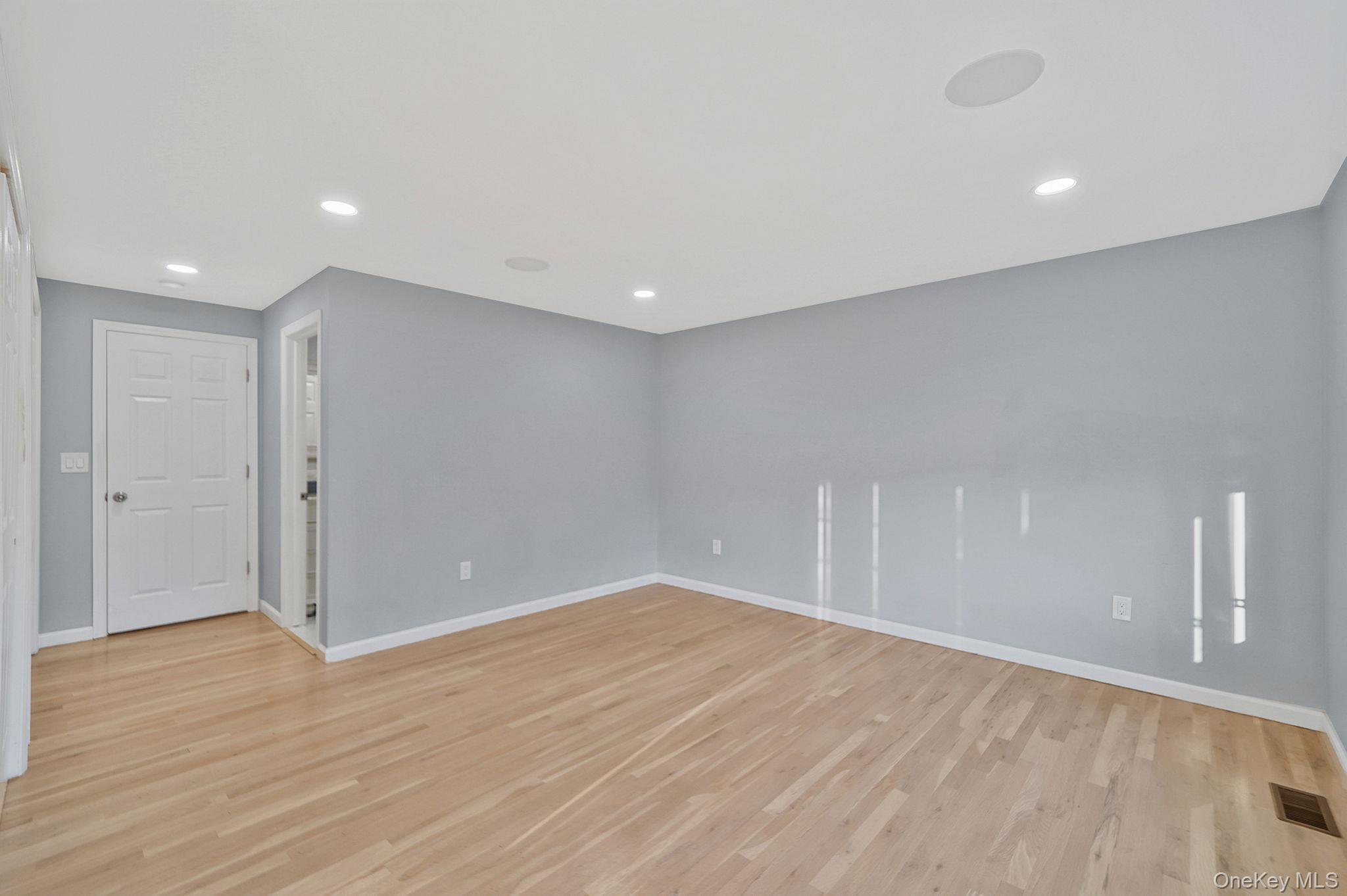 Single Family Pell  Suffolk County, NY 11703, MLS-926836-16