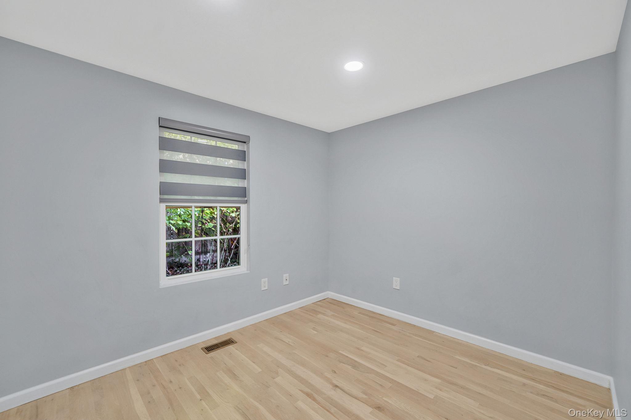 Single Family Pell  Suffolk County, NY 11703, MLS-926836-19