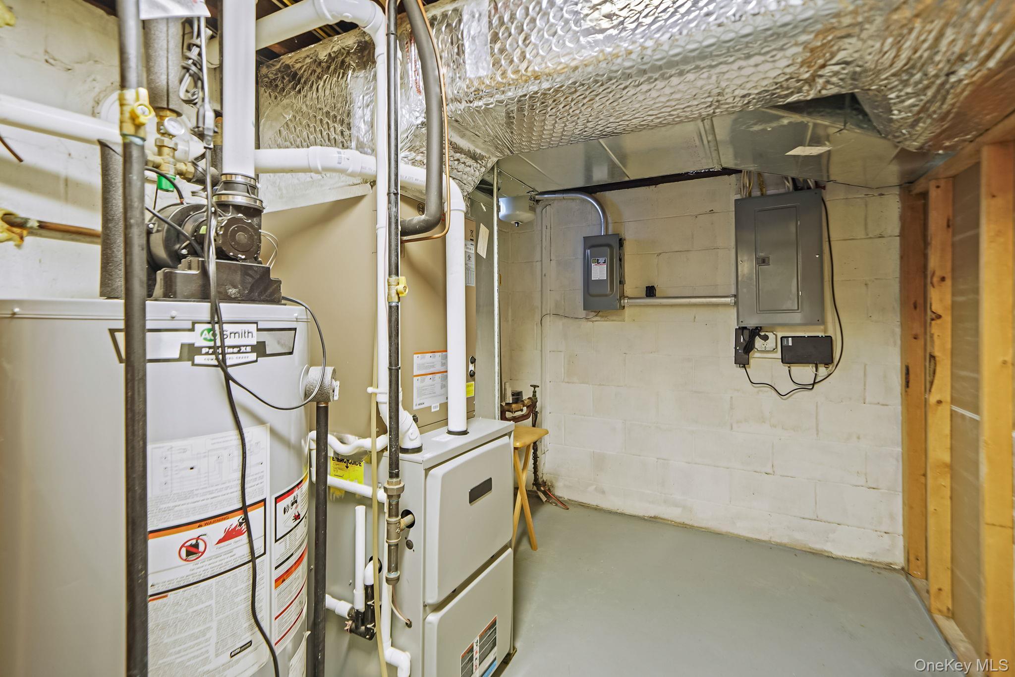 Single Family Pell  Suffolk County, NY 11703, MLS-926836-25