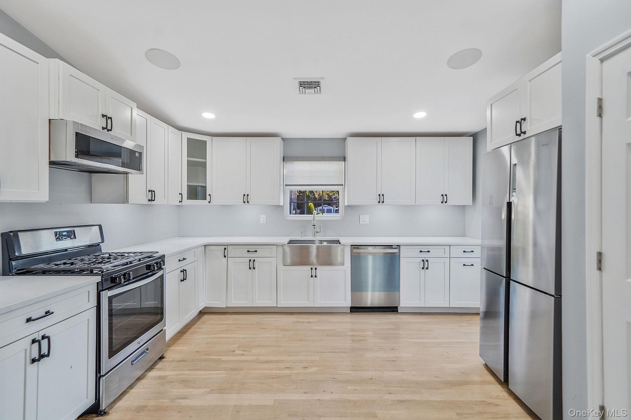 Single Family Pell  Suffolk County, NY 11703, MLS-926836-4