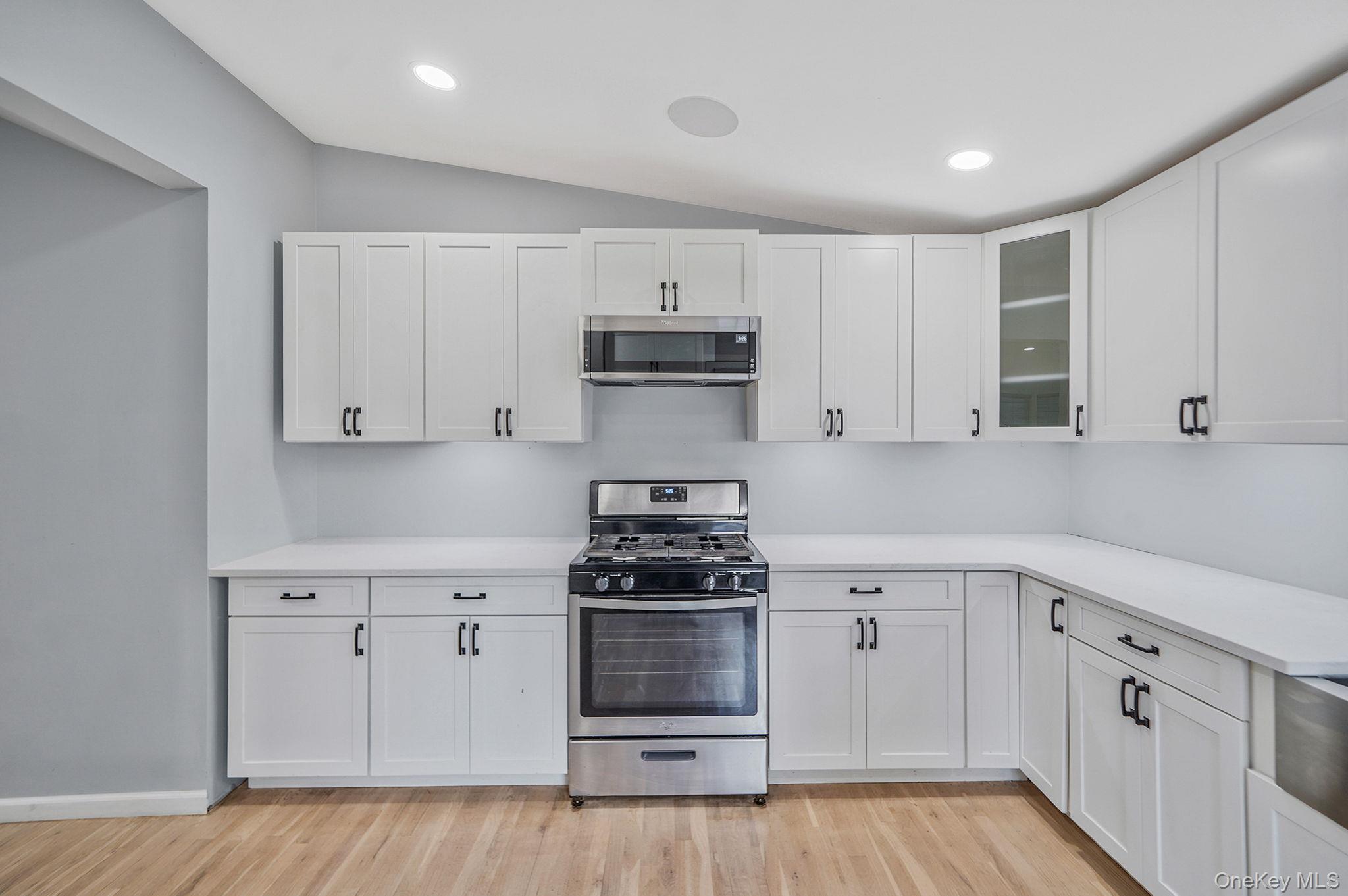 Single Family Pell  Suffolk County, NY 11703, MLS-926836-5