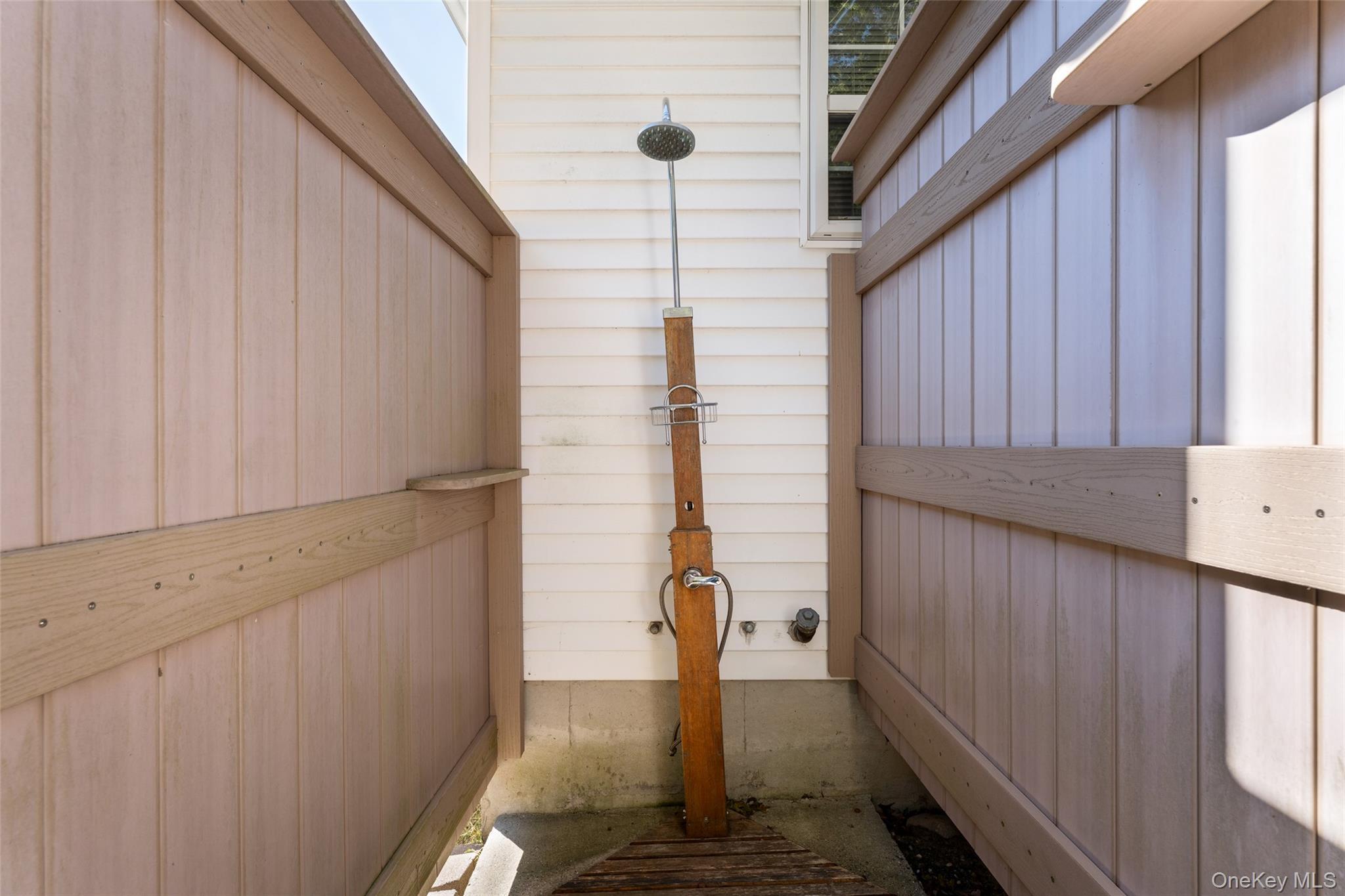 Single Family Washington Heights  Suffolk County, NY 11946, MLS-926880-28