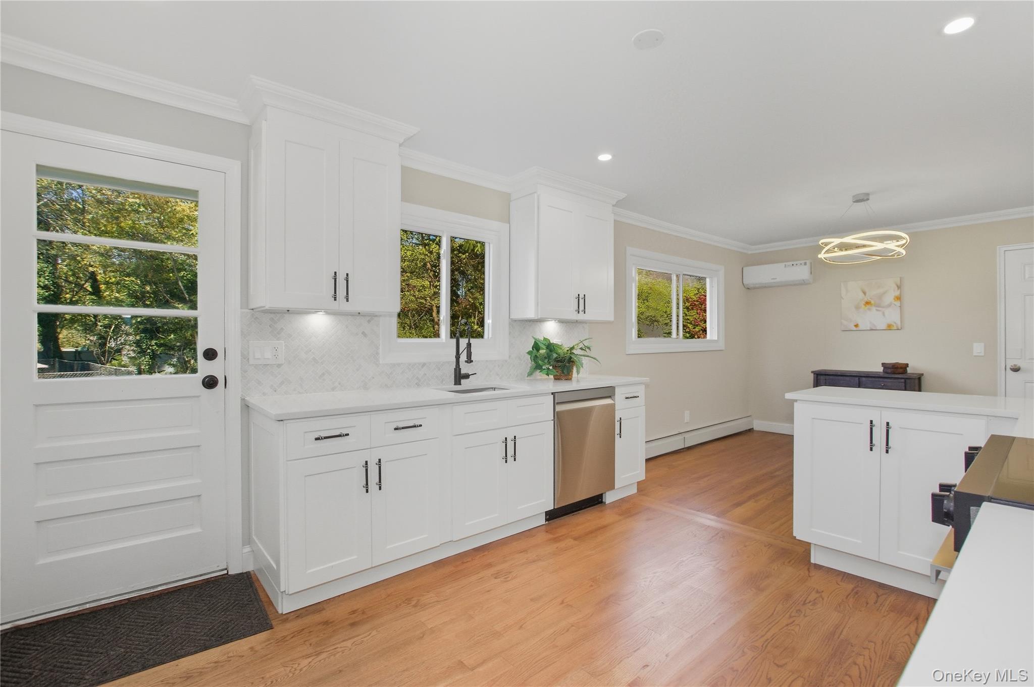 Single Family Ganna  Suffolk County, NY 11746, MLS-926882-8