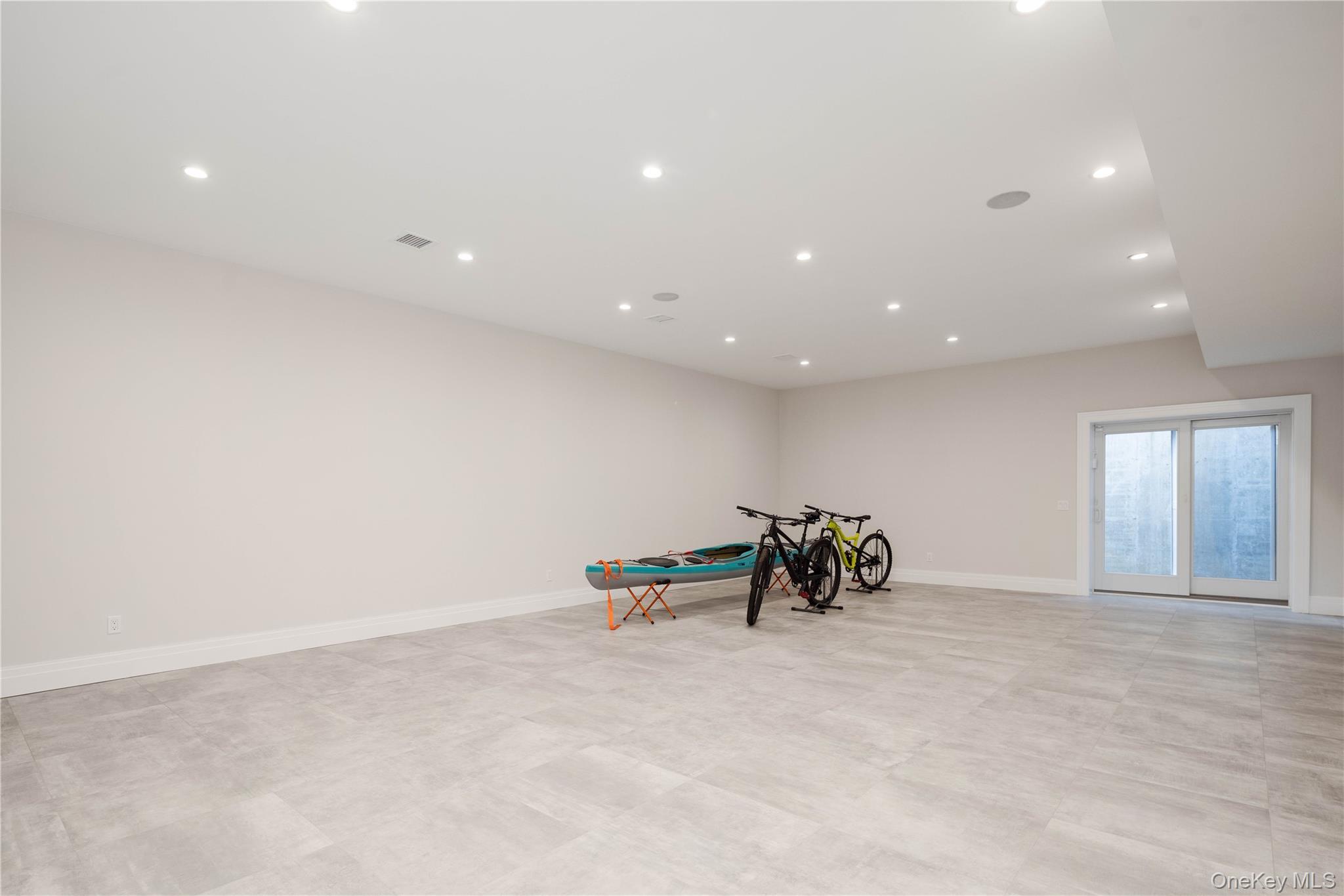 Single Family Griffing Suffolk County, NY 11978, MLS-926888-25