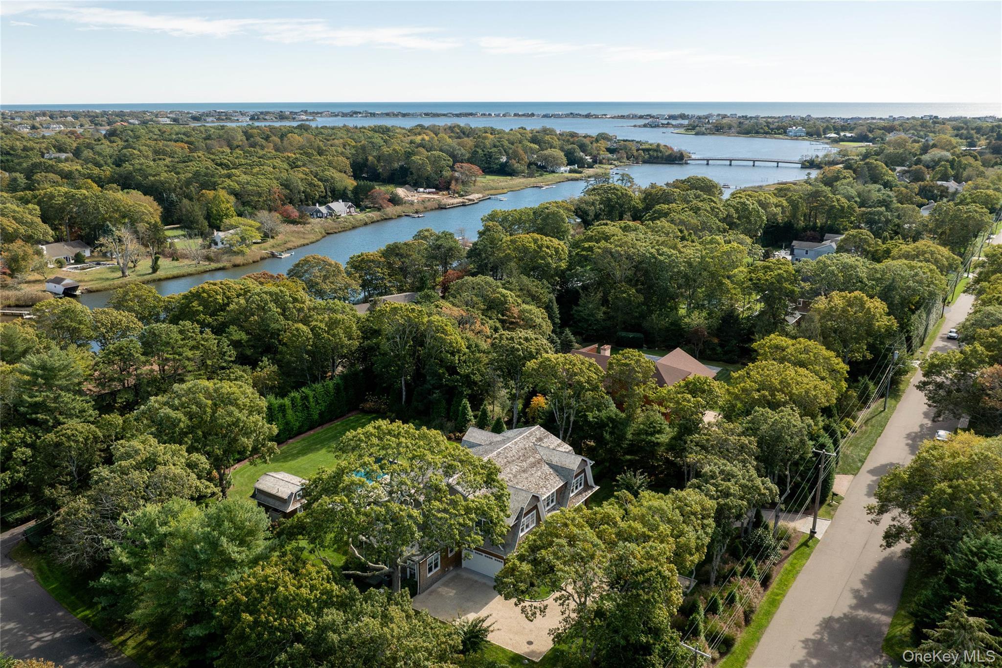 Single Family Griffing Suffolk County, NY 11978, MLS-926888-27