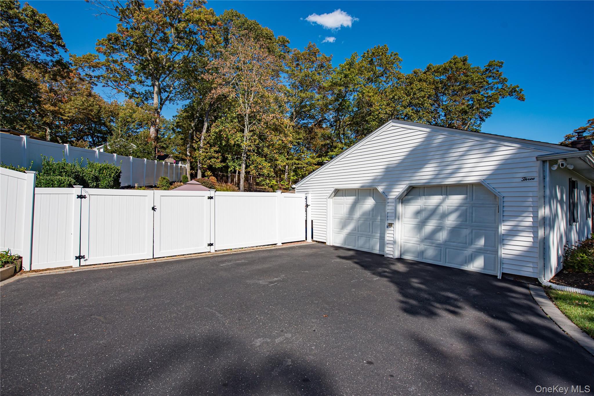 Single Family Walnut  Suffolk County, NY 11778, MLS-926954-41