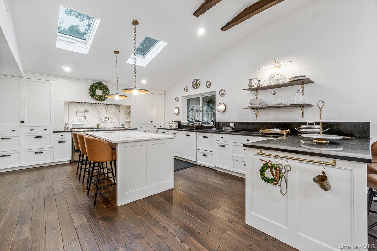 Single Family Rustic Gate Suffolk County, NY 11746, MLS-926964-10