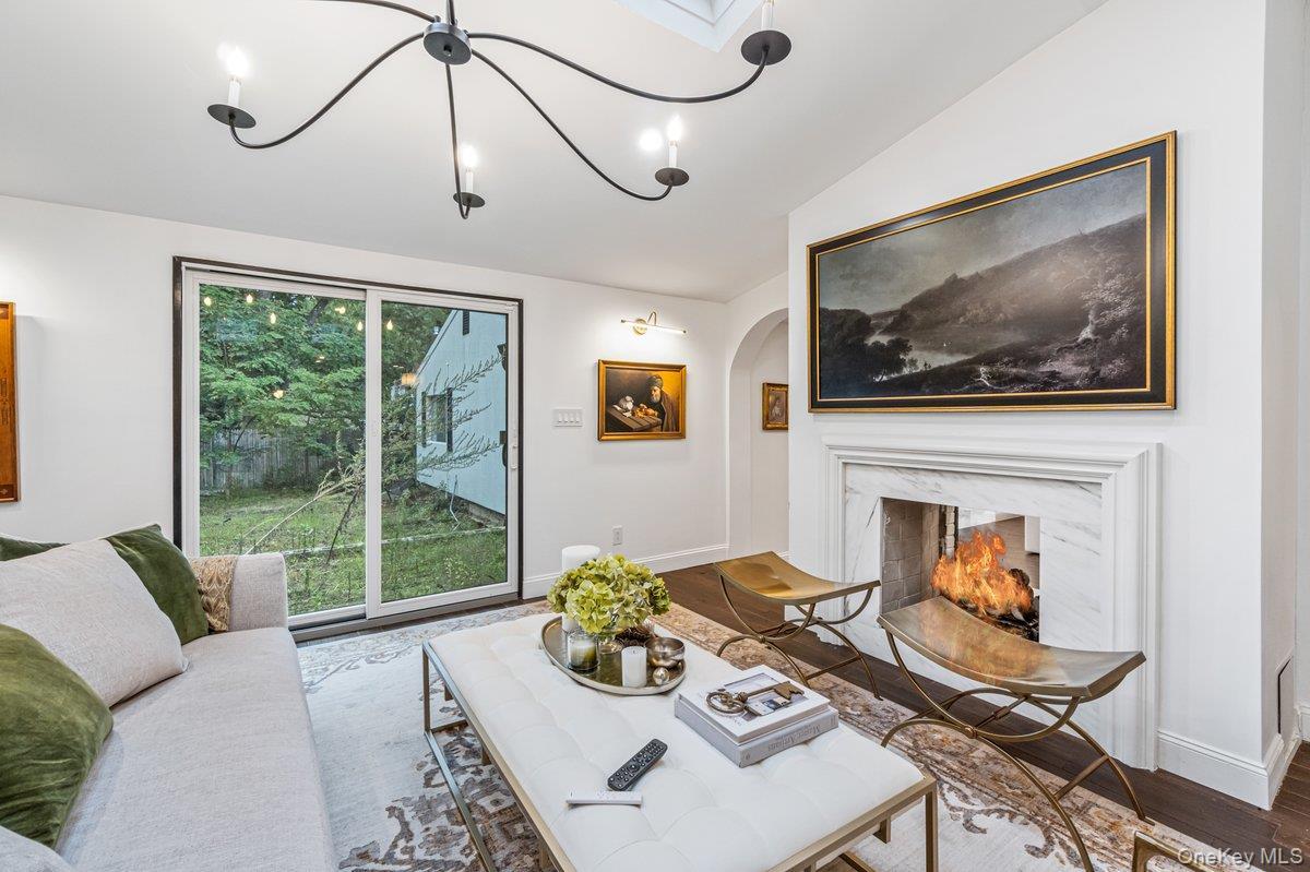 Single Family Rustic Gate Suffolk County, NY 11746, MLS-926964-18