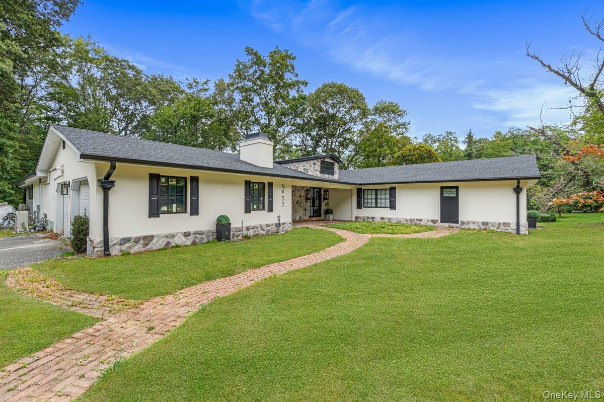 Single Family Rustic Gate Suffolk County, NY 11746, MLS-926964-2