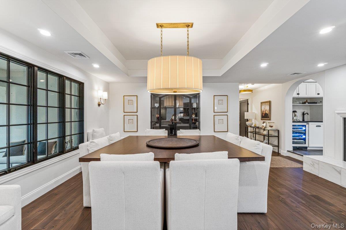 Single Family Rustic Gate Suffolk County, NY 11746, MLS-926964-21