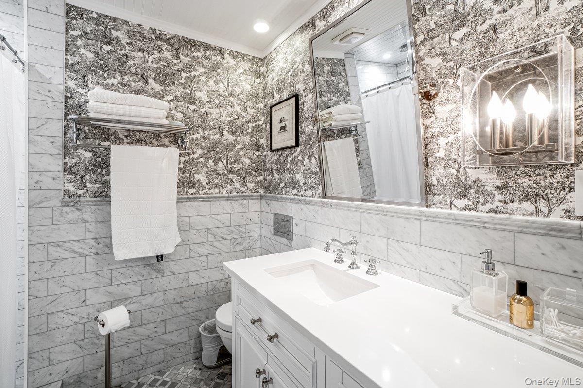 Single Family Rustic Gate Suffolk County, NY 11746, MLS-926964-32