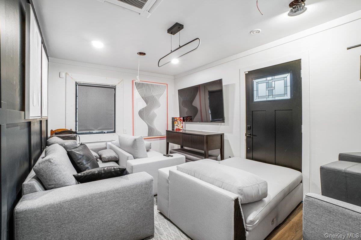 Single Family Rustic Gate Suffolk County, NY 11746, MLS-926964-34