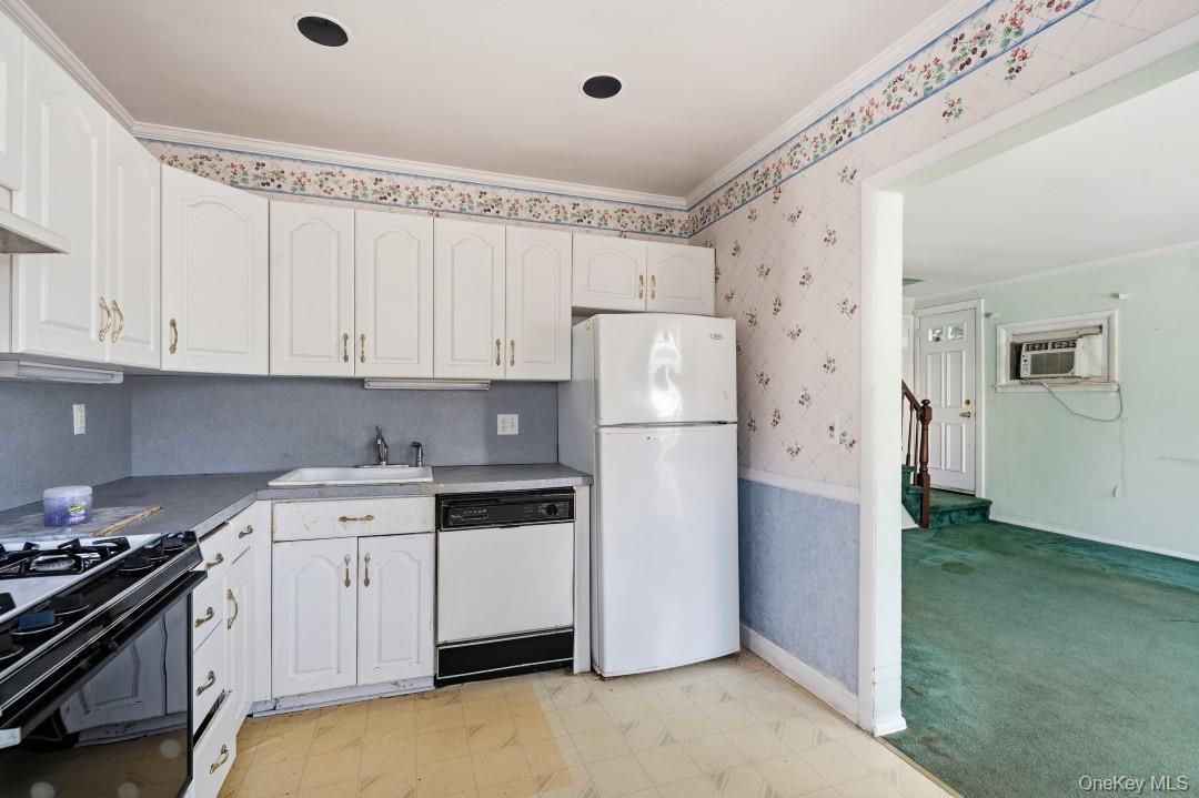 Single Family Hickory  Nassau County, NY 11050, MLS-926971-11