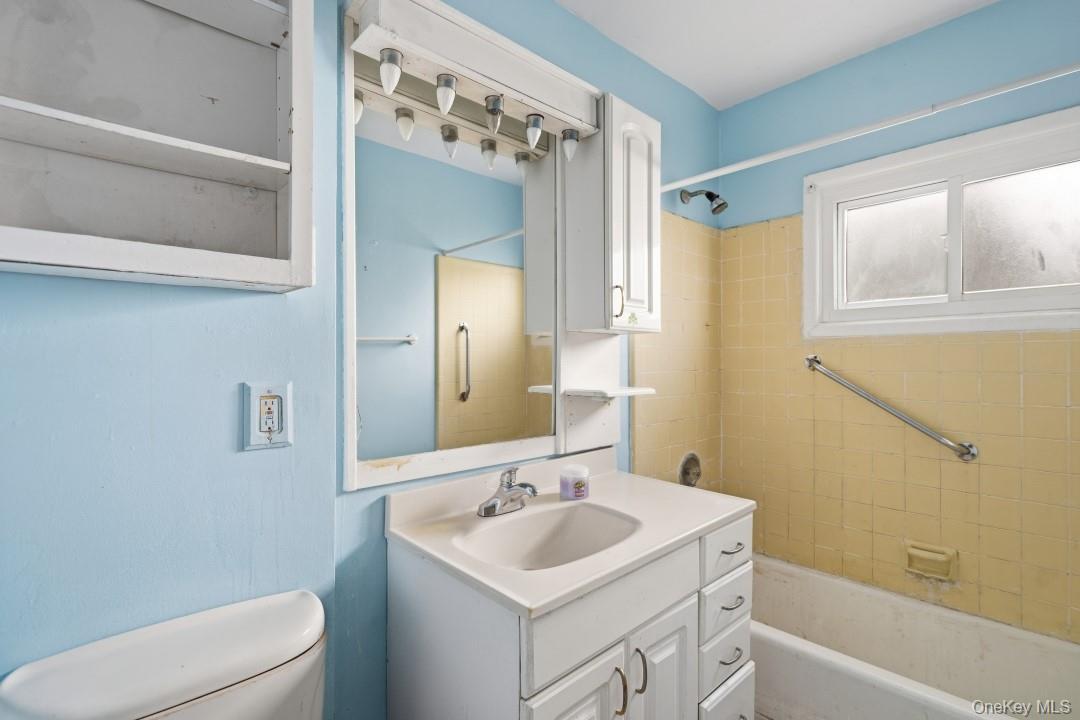 Single Family Hickory  Nassau County, NY 11050, MLS-926971-16