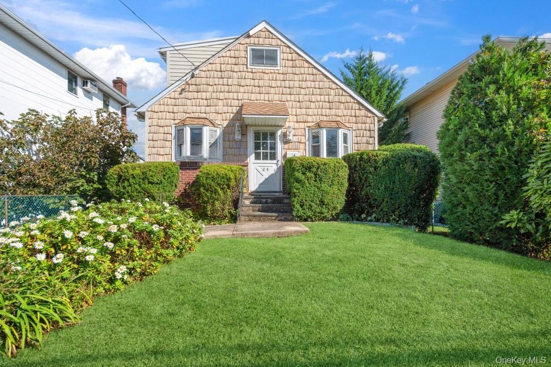 Single Family Hickory  Nassau County, NY 11050, MLS-926971-2