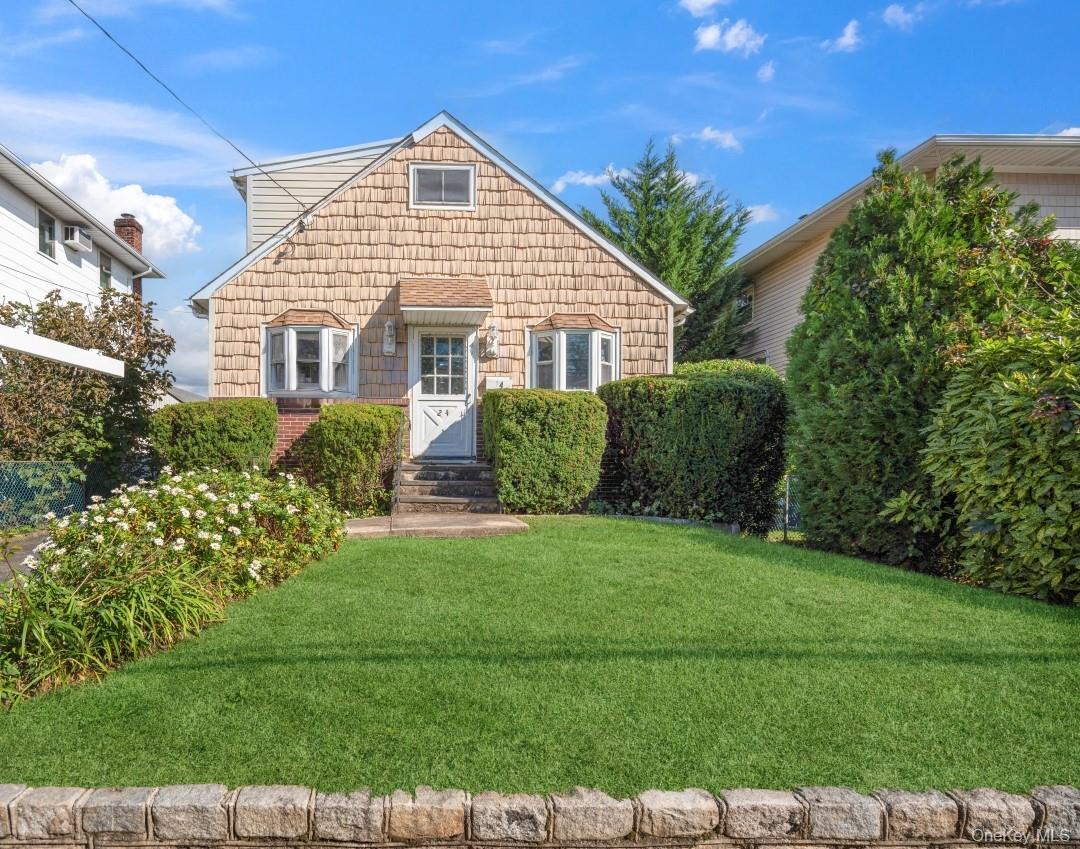 Single Family Hickory  Nassau County, NY 11050, MLS-926971-3