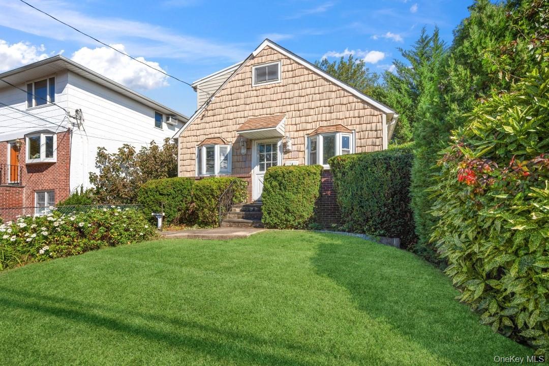 Single Family Hickory  Nassau County, NY 11050, MLS-926971-4