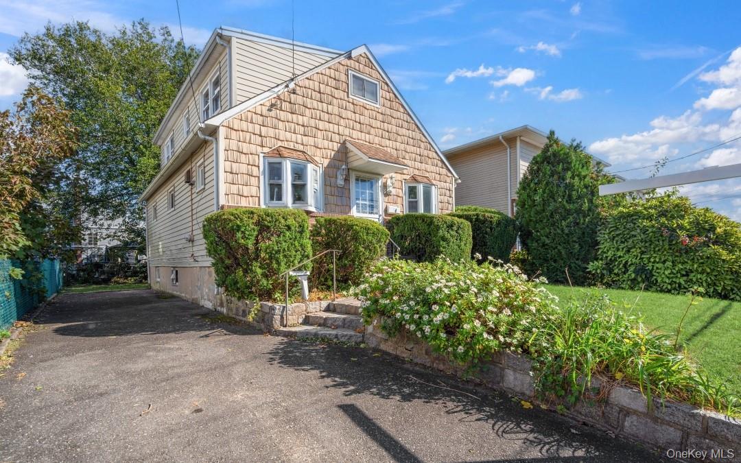 Single Family Hickory  Nassau County, NY 11050, MLS-926971-5