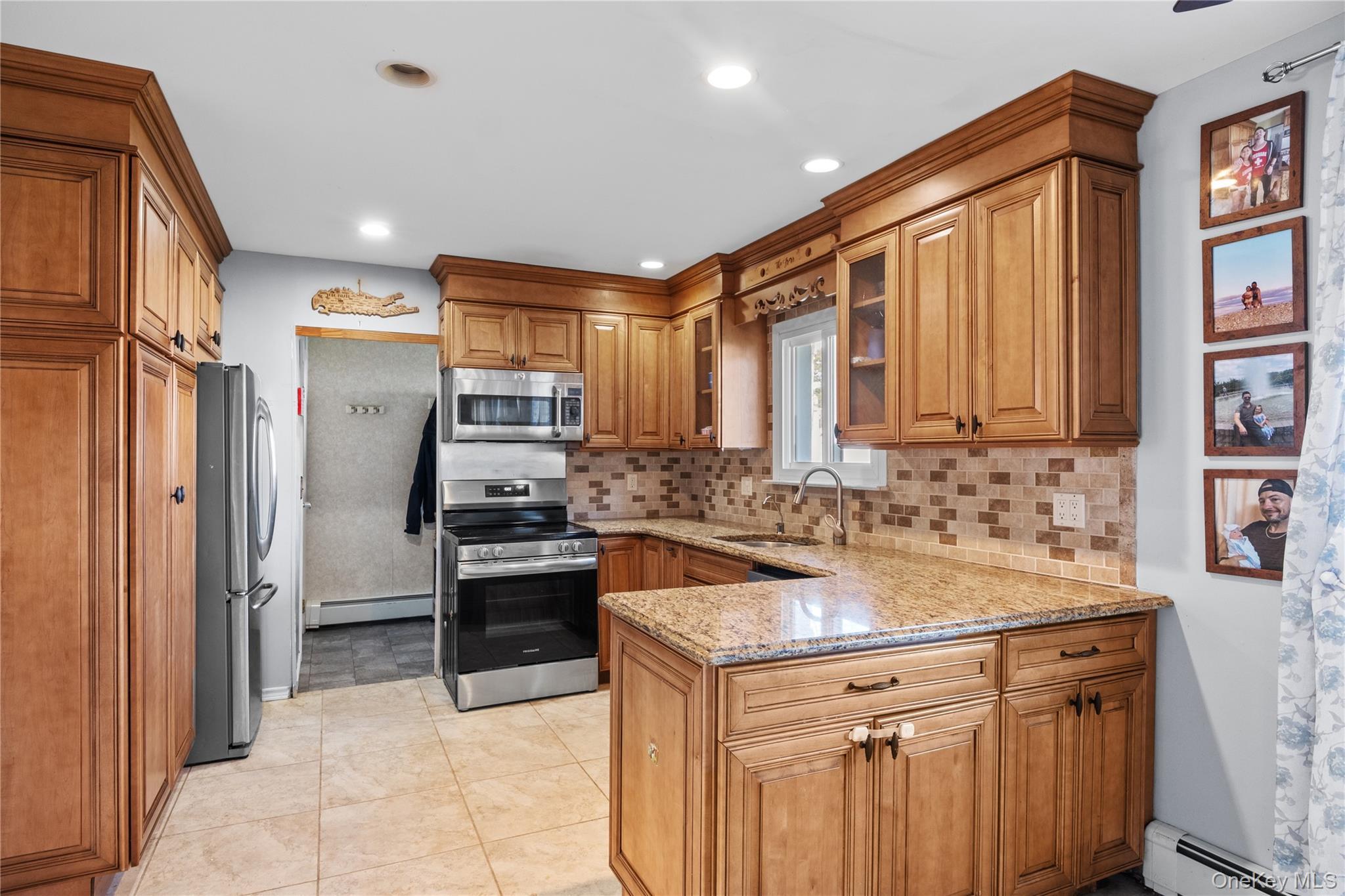 Single Family Singingwood  Suffolk County, NY 11741, MLS-926981-21