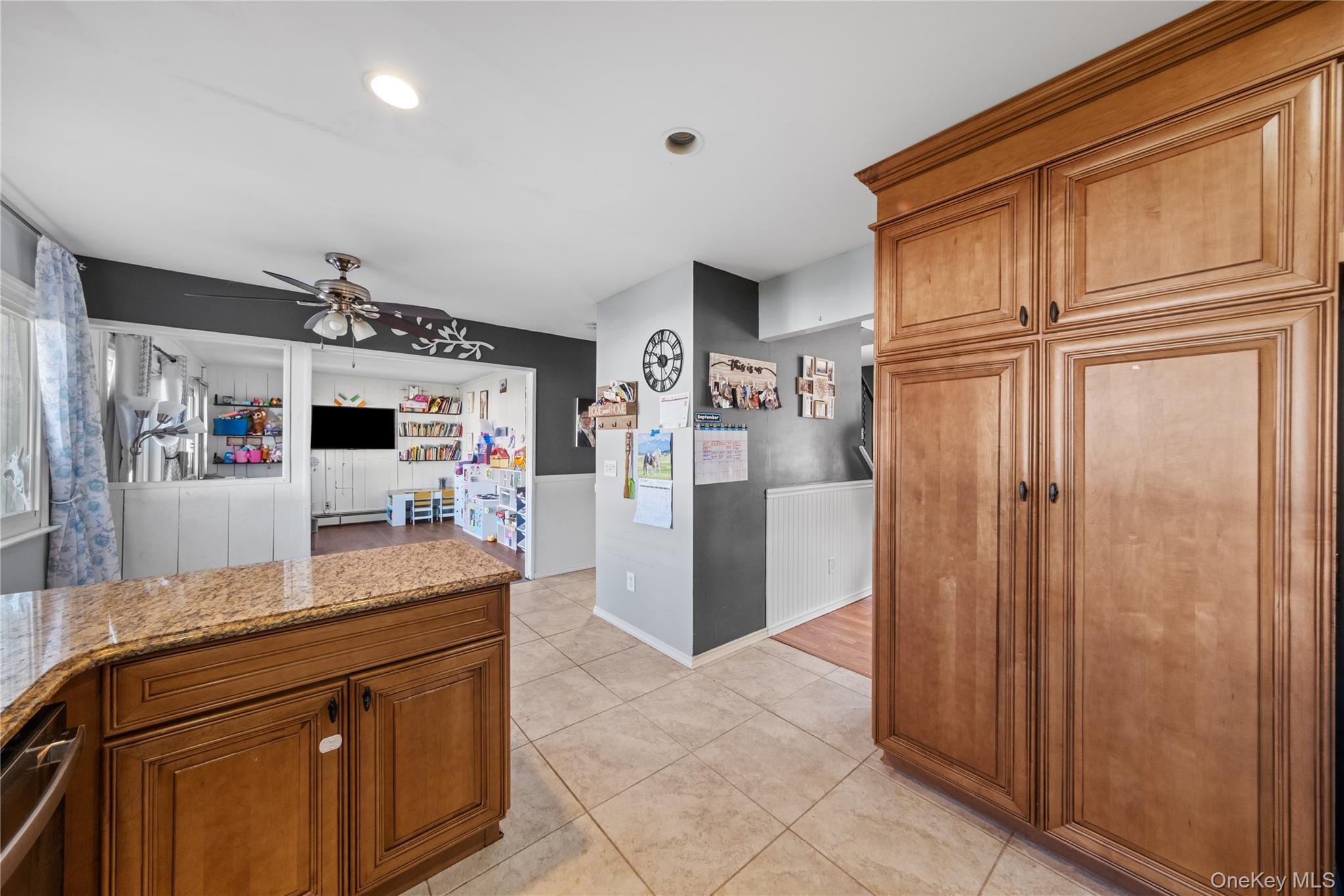 Single Family Singingwood  Suffolk County, NY 11741, MLS-926981-27