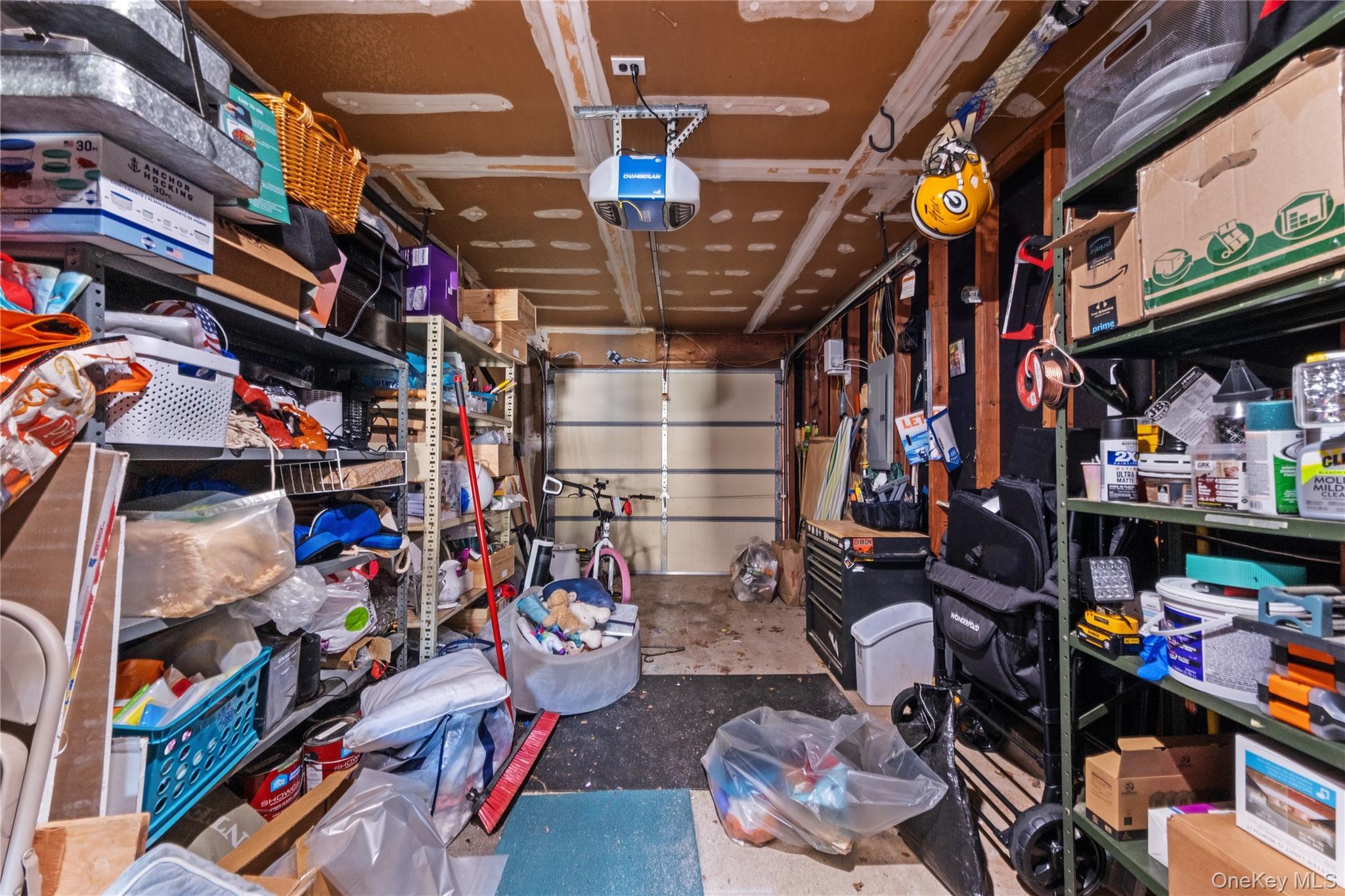 Single Family Singingwood  Suffolk County, NY 11741, MLS-926981-30