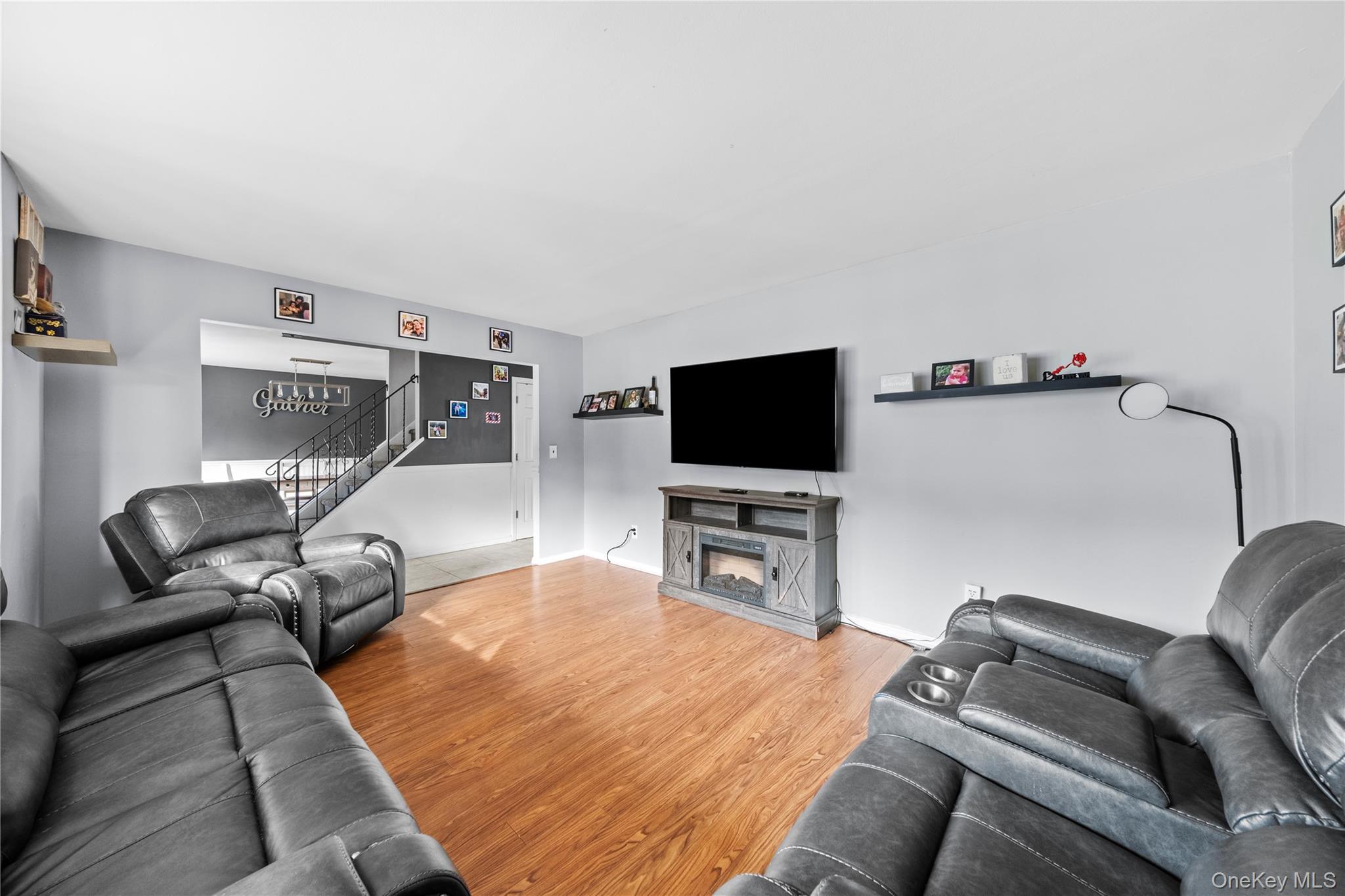 Single Family Singingwood  Suffolk County, NY 11741, MLS-926981-4