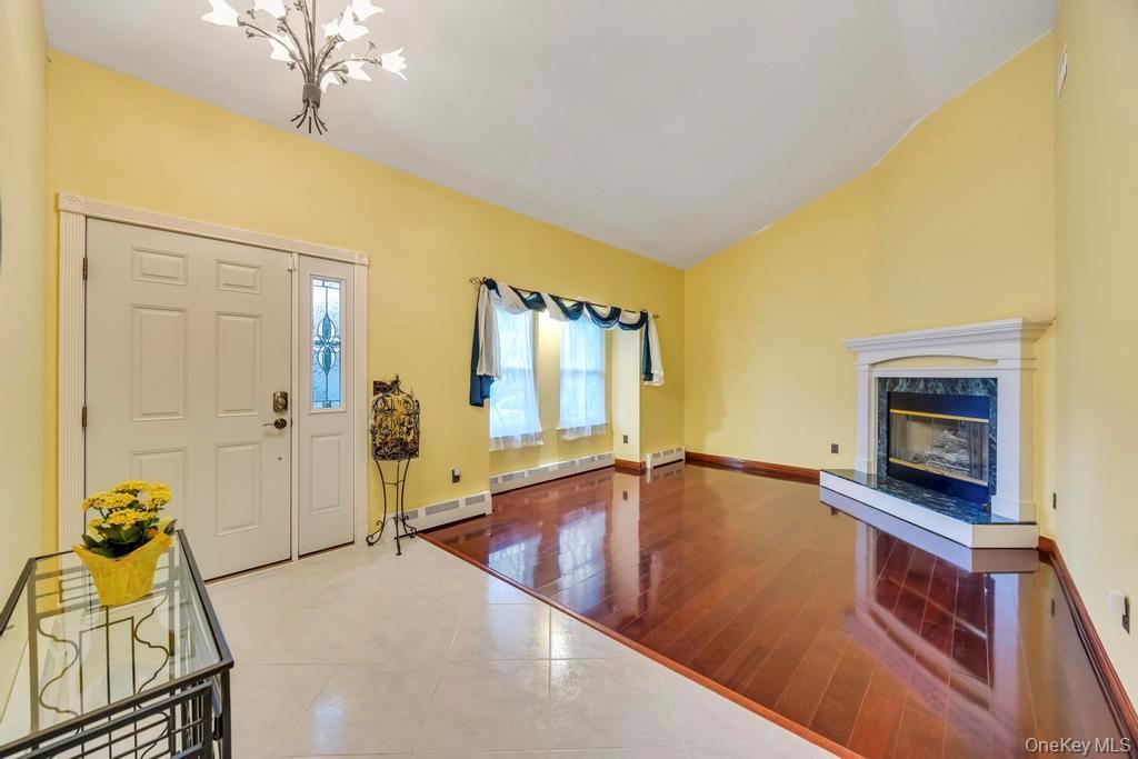 Single Family Evelyn  Suffolk County, NY 11949, MLS-927000-13